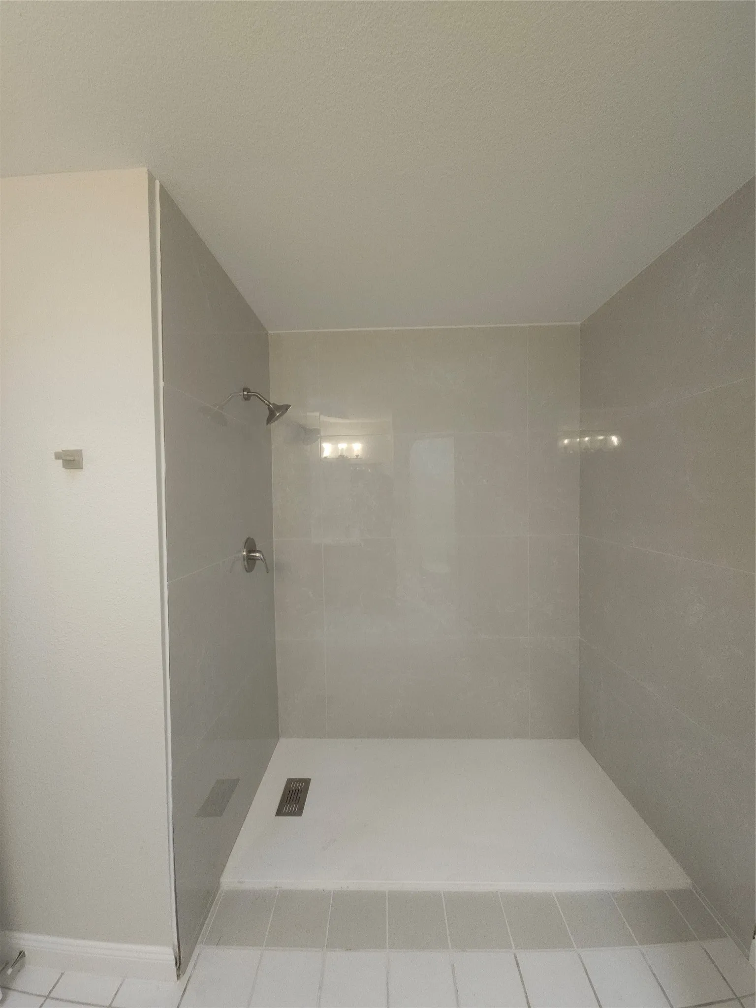Single Family Residence For Sale in Tarrant County , 6300 Brownlee Lane, Arlington, Texas 76018, 3 Bedroom, 2 Bathroom, 2 Garage spaces, 1,490 Sqft, built in 1984, mls#21370449, Real Estate Agent in Arlington, Homes For Sale in Tarrant county, Homes For Sale in Arlington, Realtor in Arlington Texas, Real Estate Brokerage Independent Realty Texas, Luminita Cordes Realtor