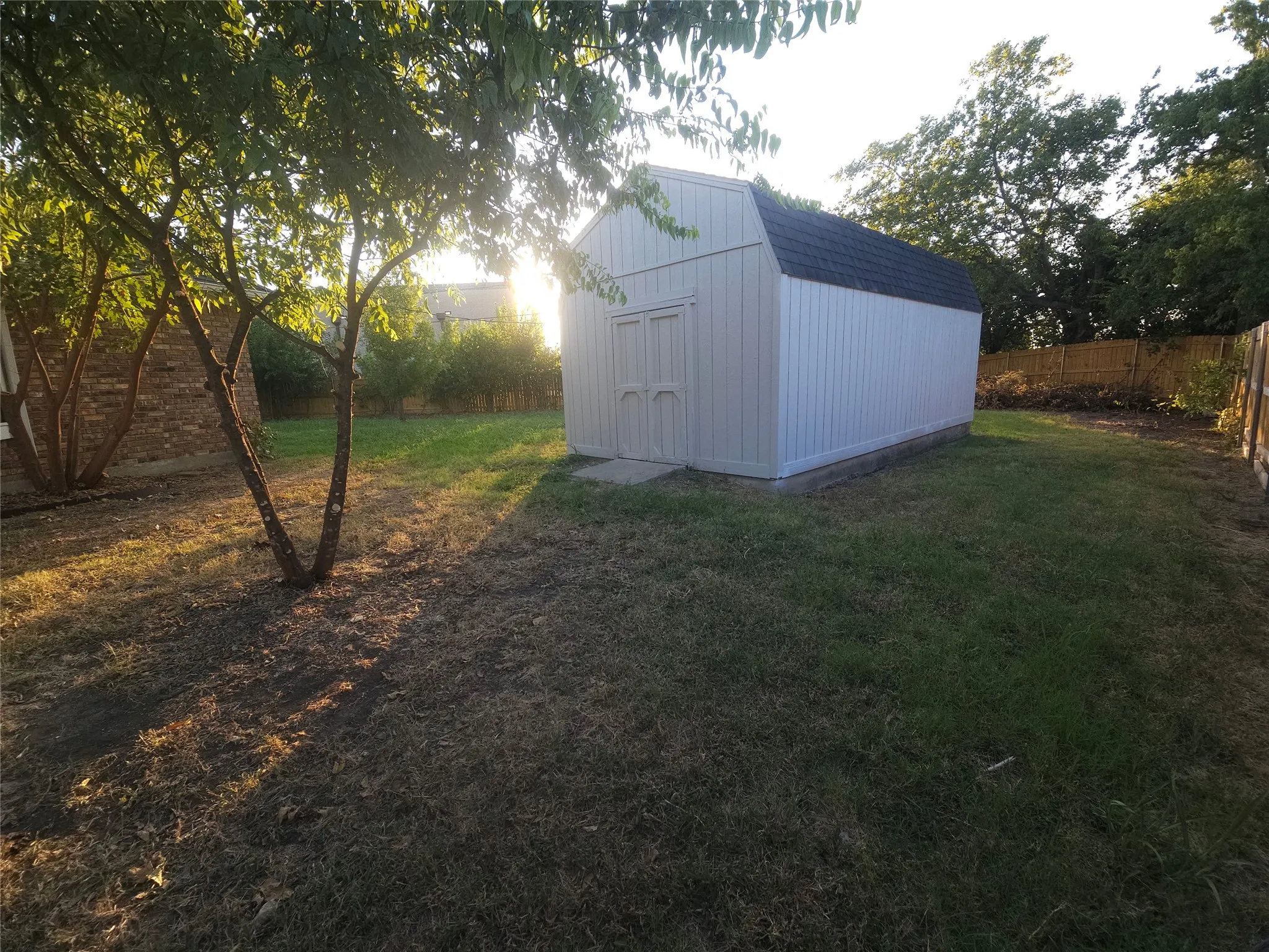 Single Family Residence For Sale in Tarrant County , 6300 Brownlee Lane, Arlington, Texas 76018, 3 Bedroom, 2 Bathroom, 2 Garage spaces, 1,490 Sqft, built in 1984, mls#21370449, Real Estate Agent in Arlington, Homes For Sale in Tarrant county, Homes For Sale in Arlington, Realtor in Arlington Texas, Real Estate Brokerage Independent Realty Texas, Luminita Cordes Realtor