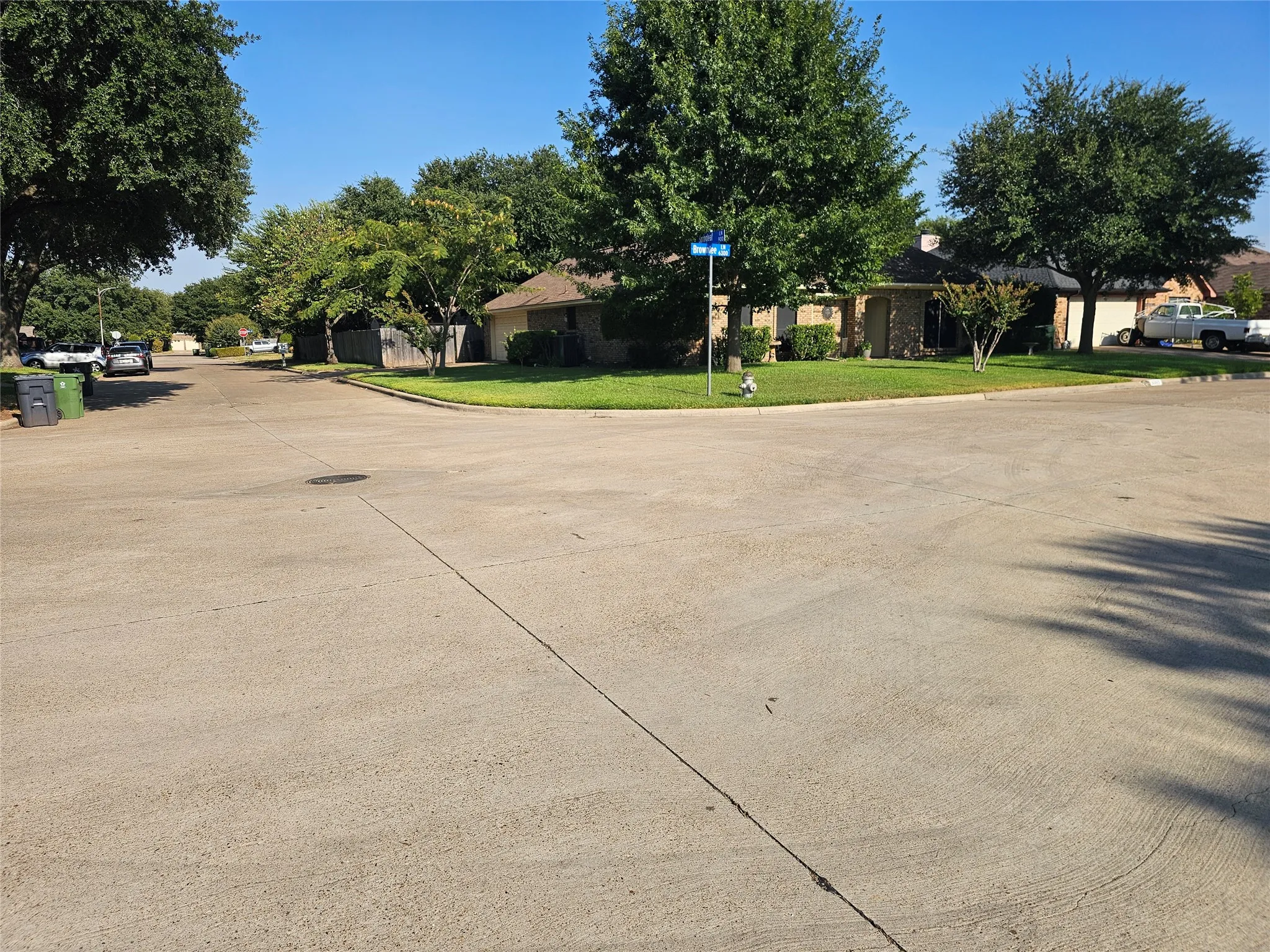 Single Family Residence For Sale in Tarrant County , 6300 Brownlee Lane, Arlington, Texas 76018, 3 Bedroom, 2 Bathroom, 2 Garage spaces, 1,490 Sqft, built in 1984, mls#21370449, Real Estate Agent in Arlington, Homes For Sale in Tarrant county, Homes For Sale in Arlington, Realtor in Arlington Texas, Real Estate Brokerage Independent Realty Texas, Luminita Cordes Realtor