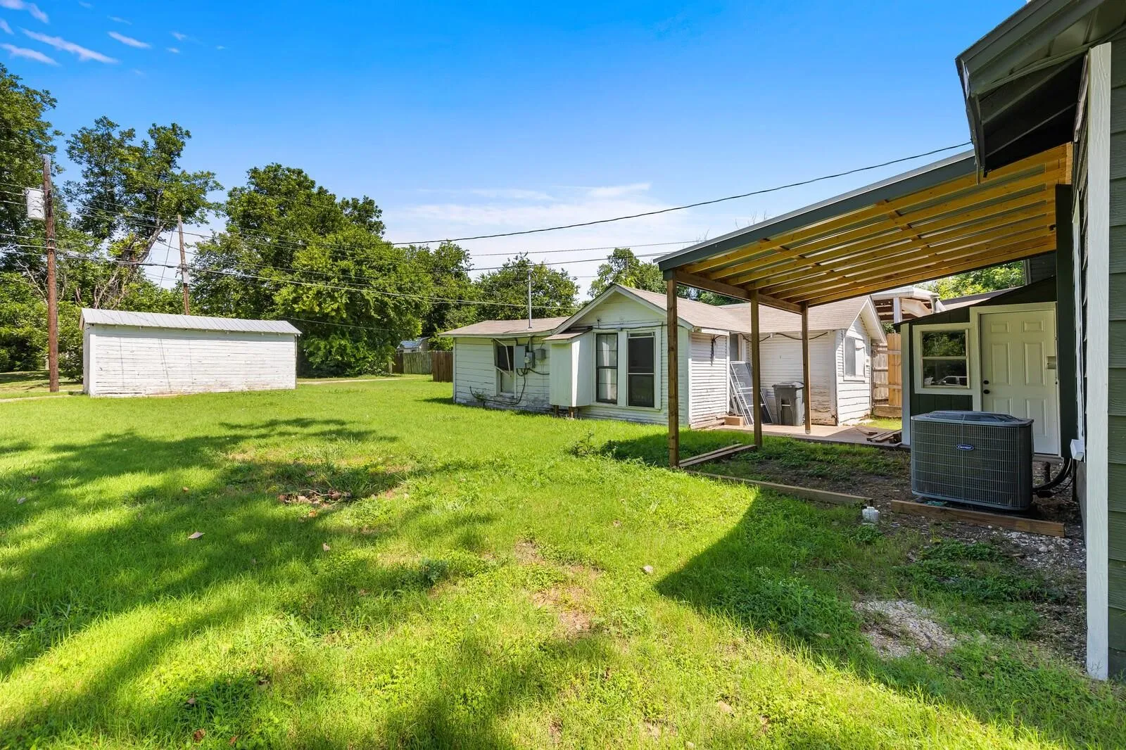 Single Family Residence For Sale in Bell County , 1020 S 23rd, Temple, Texas 76504, 2 Bedroom, 1 Bathroom, Garage spaces, 860 Sqft, built in 1940, mls#21370494, Real Estate Agent in Temple, Homes For Sale in Bell county, Homes For Sale in Temple, Realtor in Temple Texas, Real Estate Brokerage Independent Realty Texas, Luminita Cordes Realtor