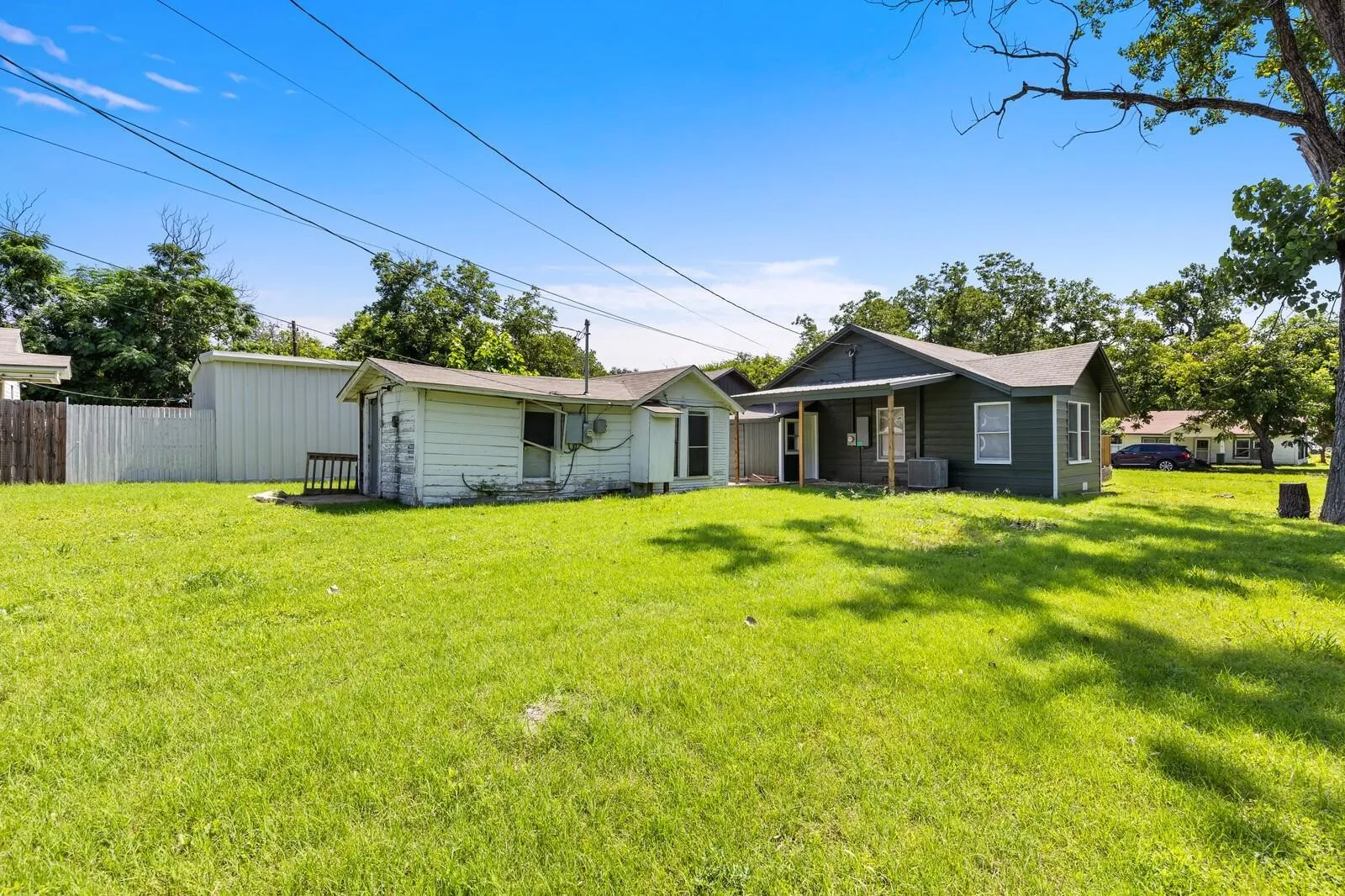 Single Family Residence For Sale in Bell County , 1020 S 23rd, Temple, Texas 76504, 2 Bedroom, 1 Bathroom, Garage spaces, 860 Sqft, built in 1940, mls#21370494, Real Estate Agent in Temple, Homes For Sale in Bell county, Homes For Sale in Temple, Realtor in Temple Texas, Real Estate Brokerage Independent Realty Texas, Luminita Cordes Realtor