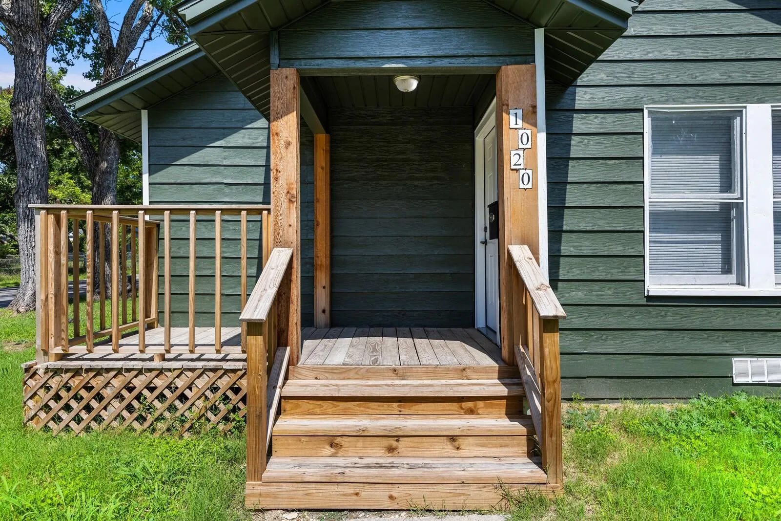 Single Family Residence For Sale in Bell County , 1020 S 23rd, Temple, Texas 76504, 2 Bedroom, 1 Bathroom, Garage spaces, 860 Sqft, built in 1940, mls#21370494, Real Estate Agent in Temple, Homes For Sale in Bell county, Homes For Sale in Temple, Realtor in Temple Texas, Real Estate Brokerage Independent Realty Texas, Luminita Cordes Realtor