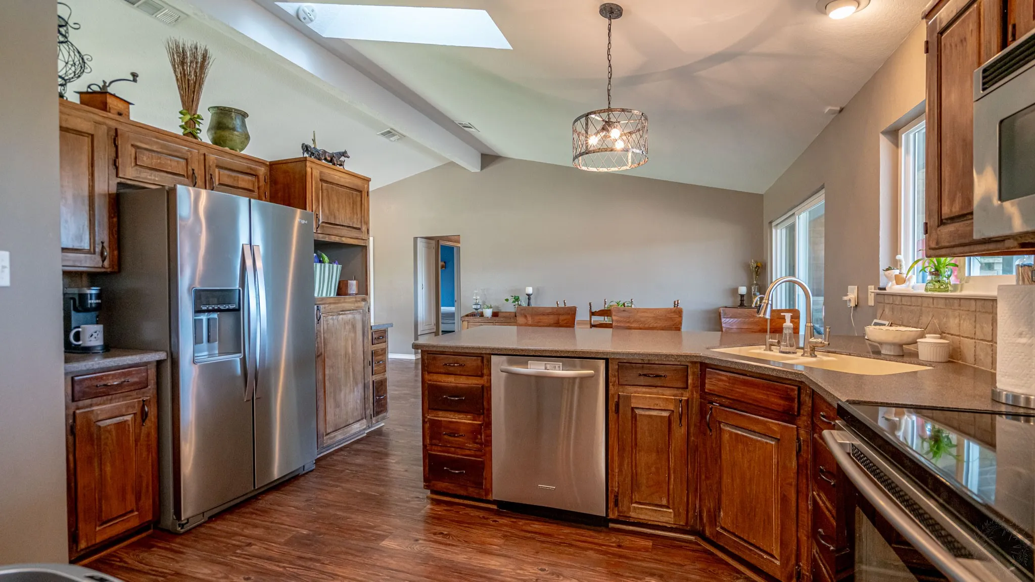 Single Family Residence For Sale in Hood County , 1710 Rock Church Highway, Tolar, Texas 76476, 4 Bedroom, 3 Bathroom, 2 Garage spaces, 1,971 Sqft, built in 1986, mls#21370126, Real Estate Agent in Tolar, Homes For Sale in Hood county, Homes For Sale in Tolar, Realtor in Tolar Texas, Real Estate Brokerage Independent Realty Texas, Luminita Cordes Realtor