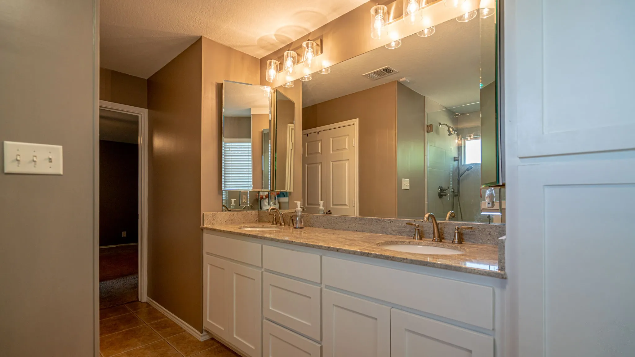 Single Family Residence For Sale in Hood County , 1710 Rock Church Highway, Tolar, Texas 76476, 4 Bedroom, 3 Bathroom, 2 Garage spaces, 1,971 Sqft, built in 1986, mls#21370126, Real Estate Agent in Tolar, Homes For Sale in Hood county, Homes For Sale in Tolar, Realtor in Tolar Texas, Real Estate Brokerage Independent Realty Texas, Luminita Cordes Realtor