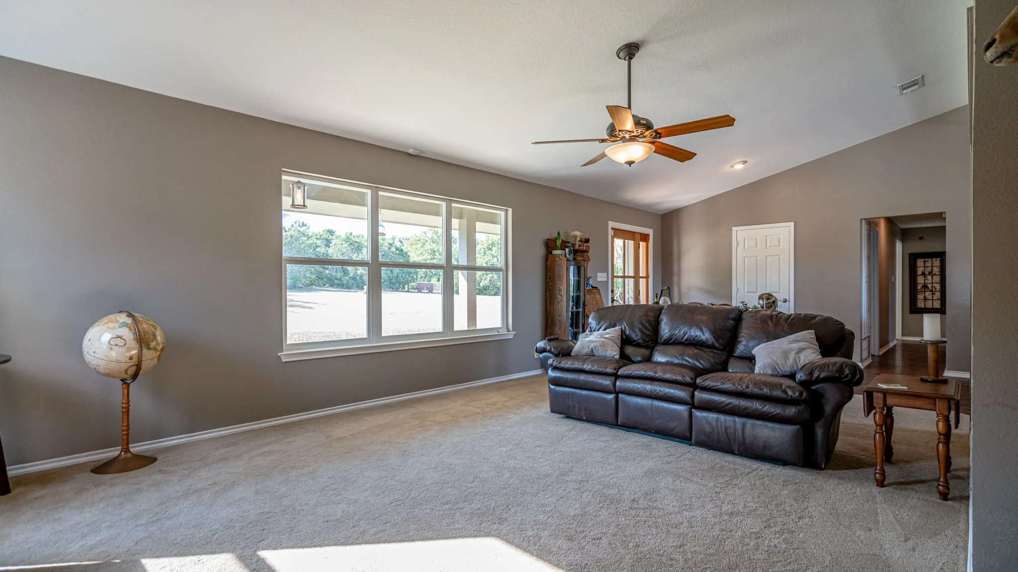 Single Family Residence For Sale in Hood County , 1710 Rock Church Highway, Tolar, Texas 76476, 4 Bedroom, 3 Bathroom, 2 Garage spaces, 1,971 Sqft, built in 1986, mls#21370126, Real Estate Agent in Tolar, Homes For Sale in Hood county, Homes For Sale in Tolar, Realtor in Tolar Texas, Real Estate Brokerage Independent Realty Texas, Luminita Cordes Realtor