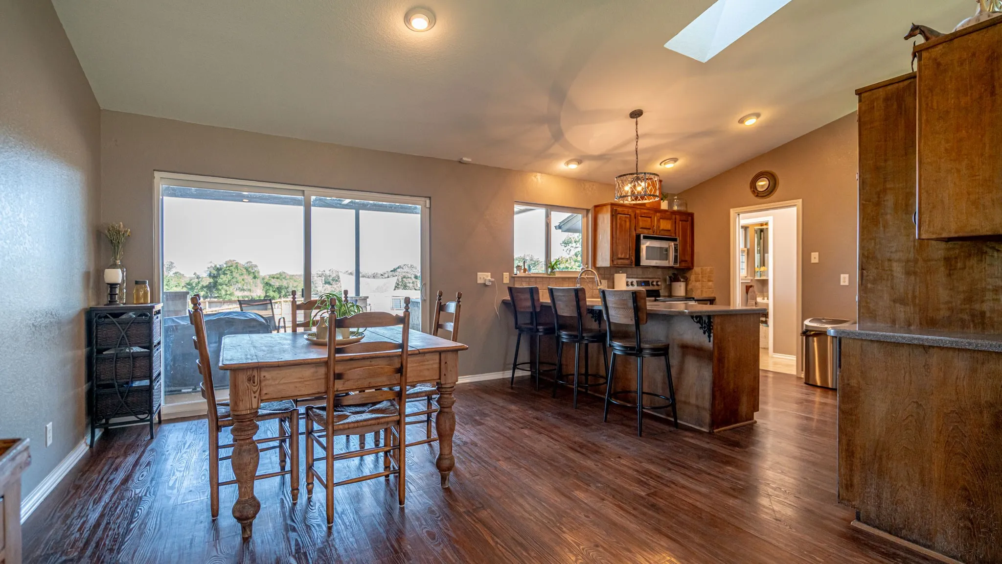 Single Family Residence For Sale in Hood County , 1710 Rock Church Highway, Tolar, Texas 76476, 4 Bedroom, 3 Bathroom, 2 Garage spaces, 1,971 Sqft, built in 1986, mls#21370126, Real Estate Agent in Tolar, Homes For Sale in Hood county, Homes For Sale in Tolar, Realtor in Tolar Texas, Real Estate Brokerage Independent Realty Texas, Luminita Cordes Realtor