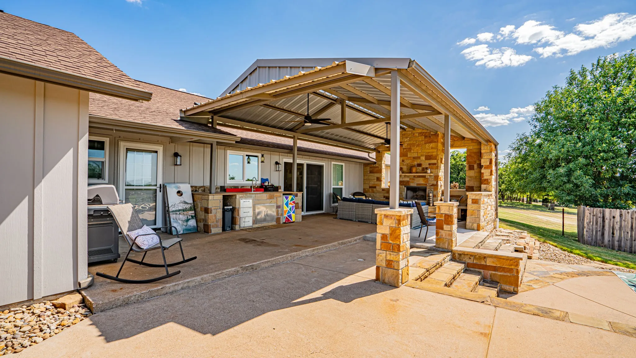 Single Family Residence For Sale in Hood County , 1710 Rock Church Highway, Tolar, Texas 76476, 4 Bedroom, 3 Bathroom, 2 Garage spaces, 1,971 Sqft, built in 1986, mls#21370126, Real Estate Agent in Tolar, Homes For Sale in Hood county, Homes For Sale in Tolar, Realtor in Tolar Texas, Real Estate Brokerage Independent Realty Texas, Luminita Cordes Realtor
