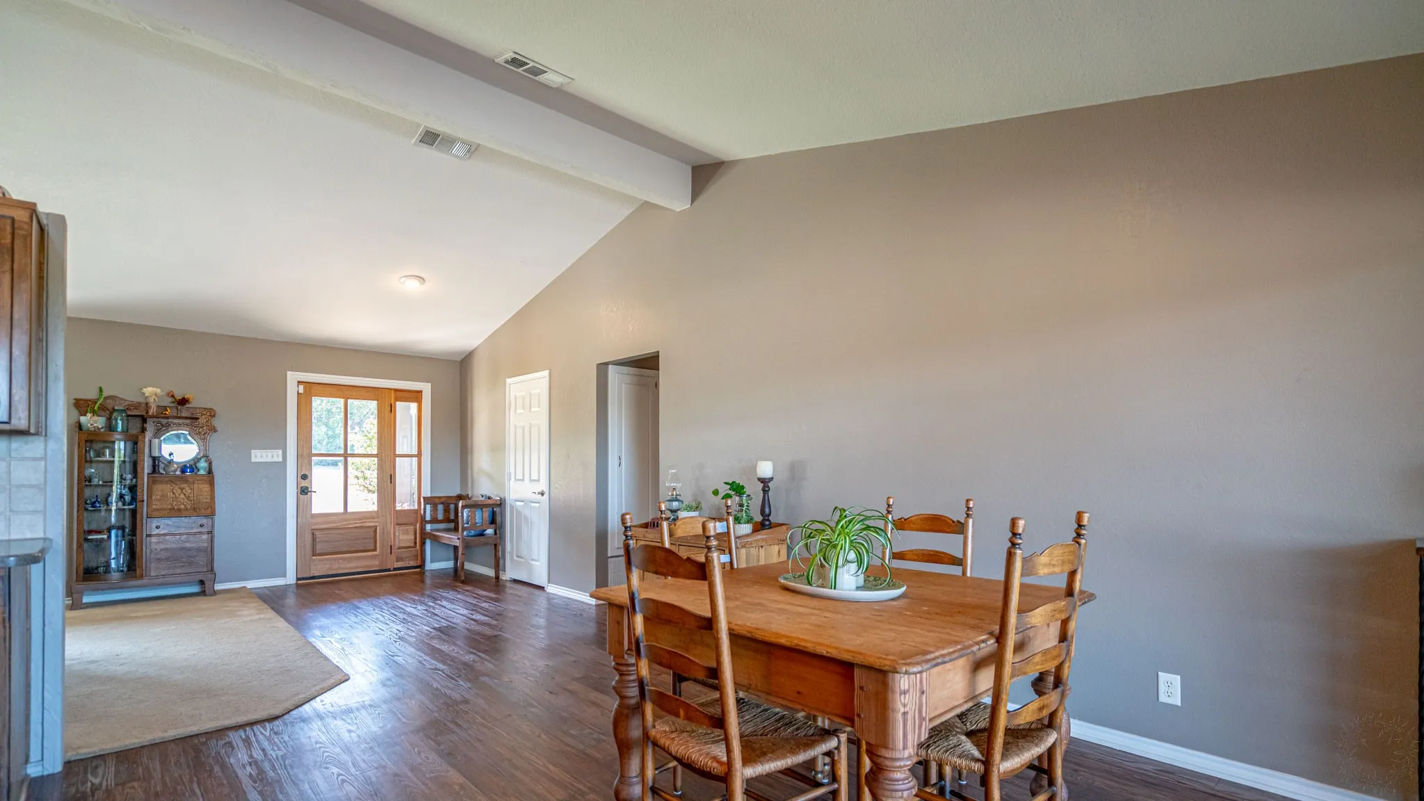 Single Family Residence For Sale in Hood County , 1710 Rock Church Highway, Tolar, Texas 76476, 4 Bedroom, 3 Bathroom, 2 Garage spaces, 1,971 Sqft, built in 1986, mls#21370126, Real Estate Agent in Tolar, Homes For Sale in Hood county, Homes For Sale in Tolar, Realtor in Tolar Texas, Real Estate Brokerage Independent Realty Texas, Luminita Cordes Realtor