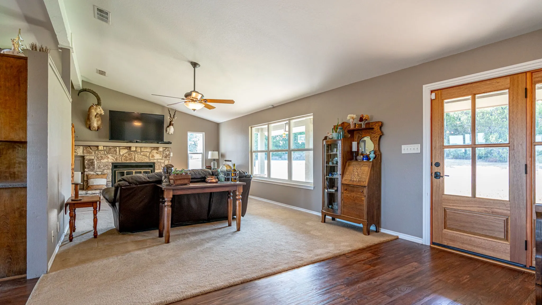 Single Family Residence For Sale in Hood County , 1710 Rock Church Highway, Tolar, Texas 76476, 4 Bedroom, 3 Bathroom, 2 Garage spaces, 1,971 Sqft, built in 1986, mls#21370126, Real Estate Agent in Tolar, Homes For Sale in Hood county, Homes For Sale in Tolar, Realtor in Tolar Texas, Real Estate Brokerage Independent Realty Texas, Luminita Cordes Realtor