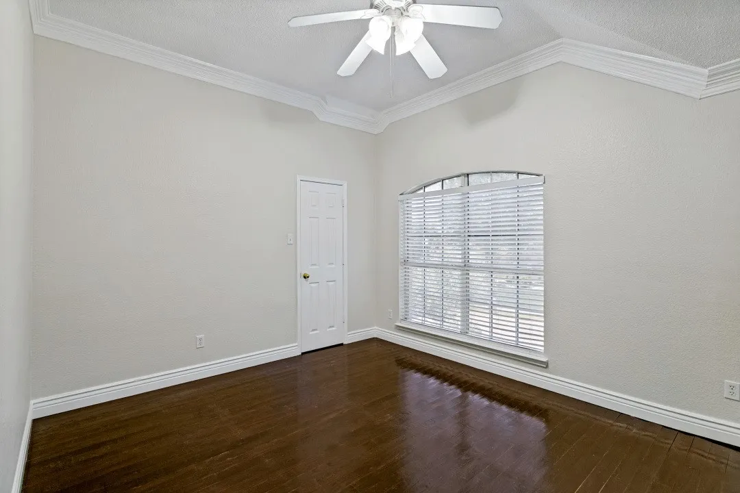 Single Family Residence For Sale in Denton County , 7121 Raintree Way, Denton, Texas 76210, 5 Bedroom, 3 Bathroom, 2 Garage spaces, 3,027 Sqft, built in 2001, mls#21370509, Real Estate Agent in Denton, Homes For Sale in Denton county, Homes For Sale in Denton, Realtor in Denton Texas, Real Estate Brokerage Independent Realty Texas, Luminita Cordes Realtor