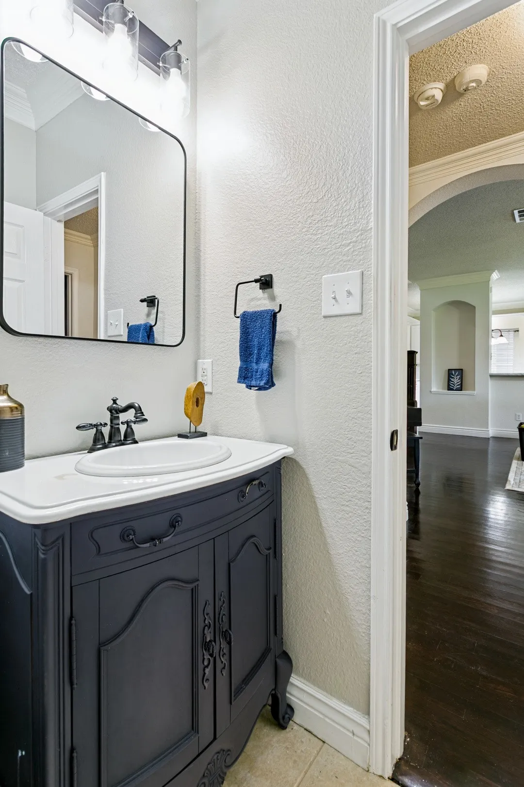 1/2 Bath