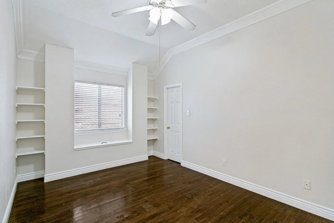 Single Family Residence For Sale in Denton County , 7121 Raintree Way, Denton, Texas 76210, 5 Bedroom, 3 Bathroom, 2 Garage spaces, 3,027 Sqft, built in 2001, mls#21370509, Real Estate Agent in Denton, Homes For Sale in Denton county, Homes For Sale in Denton, Realtor in Denton Texas, Real Estate Brokerage Independent Realty Texas, Luminita Cordes Realtor