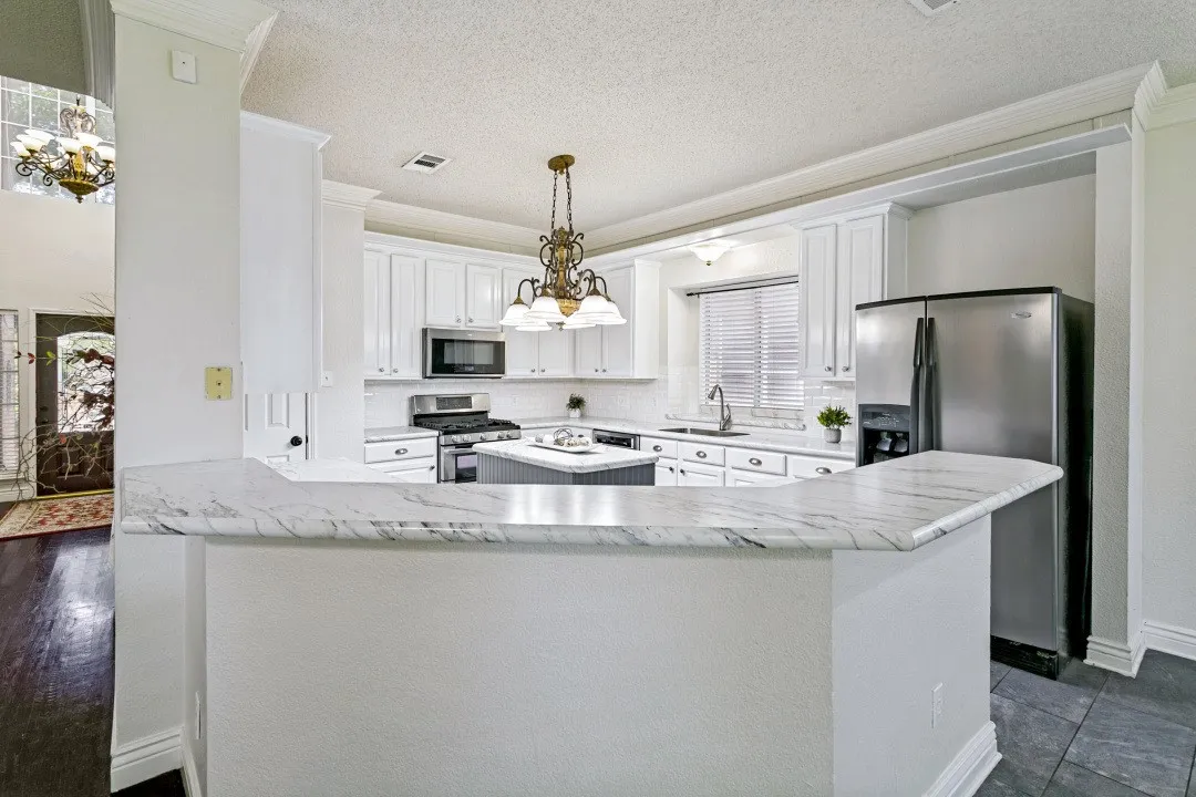 Single Family Residence For Sale in Denton County , 7121 Raintree Way, Denton, Texas 76210, 5 Bedroom, 3 Bathroom, 2 Garage spaces, 3,027 Sqft, built in 2001, mls#21370509, Real Estate Agent in Denton, Homes For Sale in Denton county, Homes For Sale in Denton, Realtor in Denton Texas, Real Estate Brokerage Independent Realty Texas, Luminita Cordes Realtor
