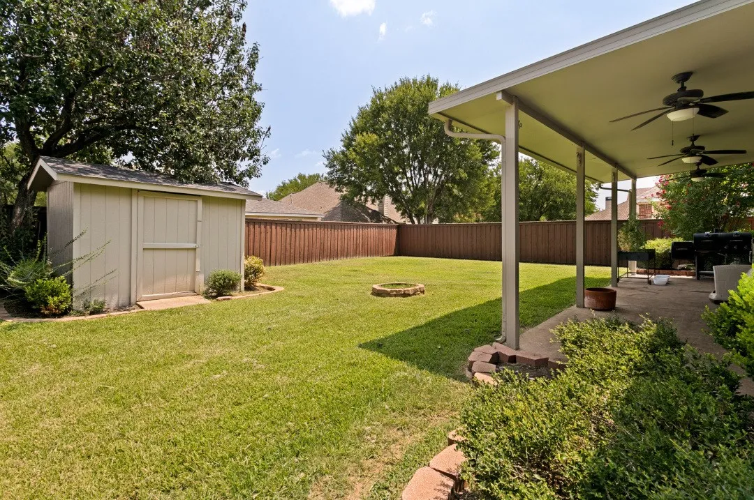 Single Family Residence For Sale in Denton County , 7121 Raintree Way, Denton, Texas 76210, 5 Bedroom, 3 Bathroom, 2 Garage spaces, 3,027 Sqft, built in 2001, mls#21370509, Real Estate Agent in Denton, Homes For Sale in Denton county, Homes For Sale in Denton, Realtor in Denton Texas, Real Estate Brokerage Independent Realty Texas, Luminita Cordes Realtor