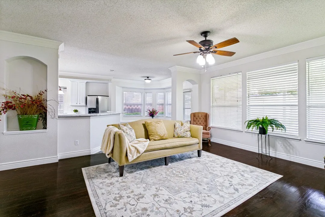 Single Family Residence For Sale in Denton County , 7121 Raintree Way, Denton, Texas 76210, 5 Bedroom, 3 Bathroom, 2 Garage spaces, 3,027 Sqft, built in 2001, mls#21370509, Real Estate Agent in Denton, Homes For Sale in Denton county, Homes For Sale in Denton, Realtor in Denton Texas, Real Estate Brokerage Independent Realty Texas, Luminita Cordes Realtor