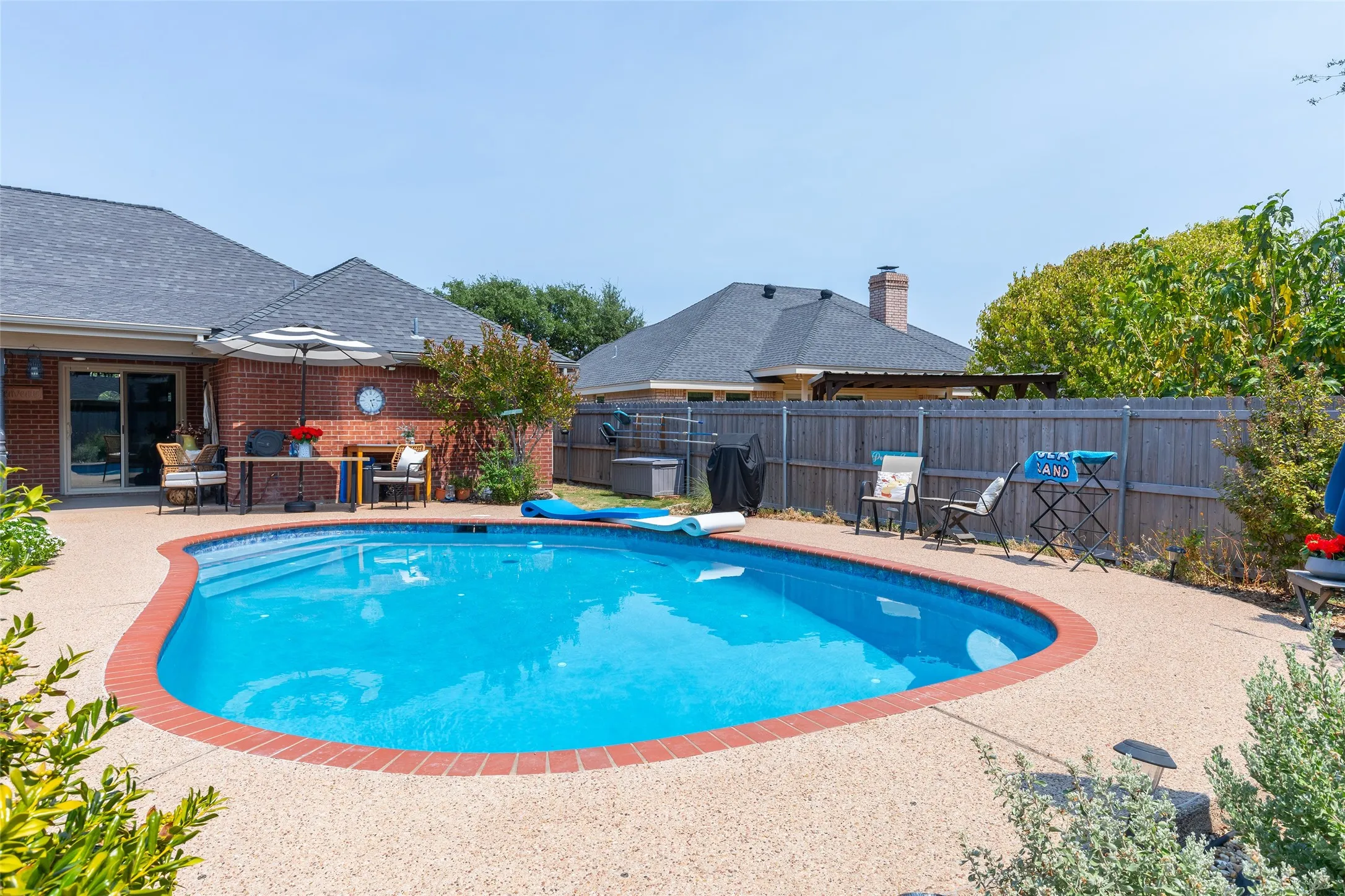Single Family Residence For Sale in Taylor County , 2409 Township Court, Abilene, Texas 79601, 3 Bedroom, 2 Bathroom, 2 Garage spaces, 1,650 Sqft, built in 2002, mls#21369836, Real Estate Agent in Abilene, Homes For Sale in Taylor county, Homes For Sale in Abilene, Realtor in Abilene Texas, Real Estate Brokerage Independent Realty Texas, Luminita Cordes Realtor