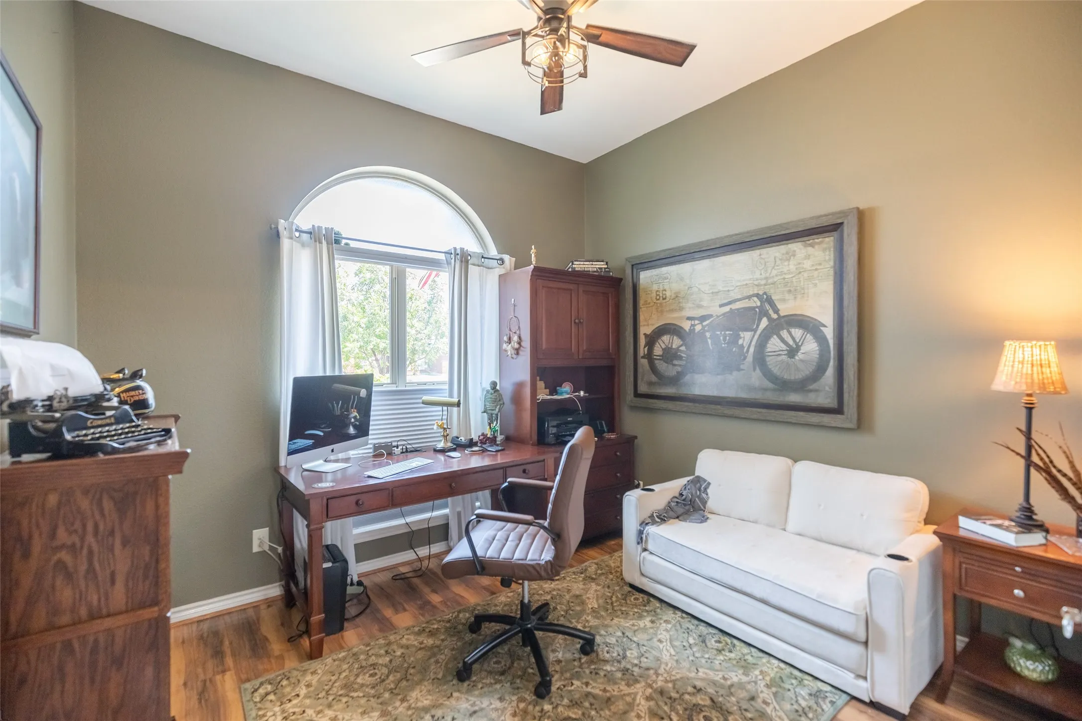 Single Family Residence For Sale in Taylor County , 2409 Township Court, Abilene, Texas 79601, 3 Bedroom, 2 Bathroom, 2 Garage spaces, 1,650 Sqft, built in 2002, mls#21369836, Real Estate Agent in Abilene, Homes For Sale in Taylor county, Homes For Sale in Abilene, Realtor in Abilene Texas, Real Estate Brokerage Independent Realty Texas, Luminita Cordes Realtor