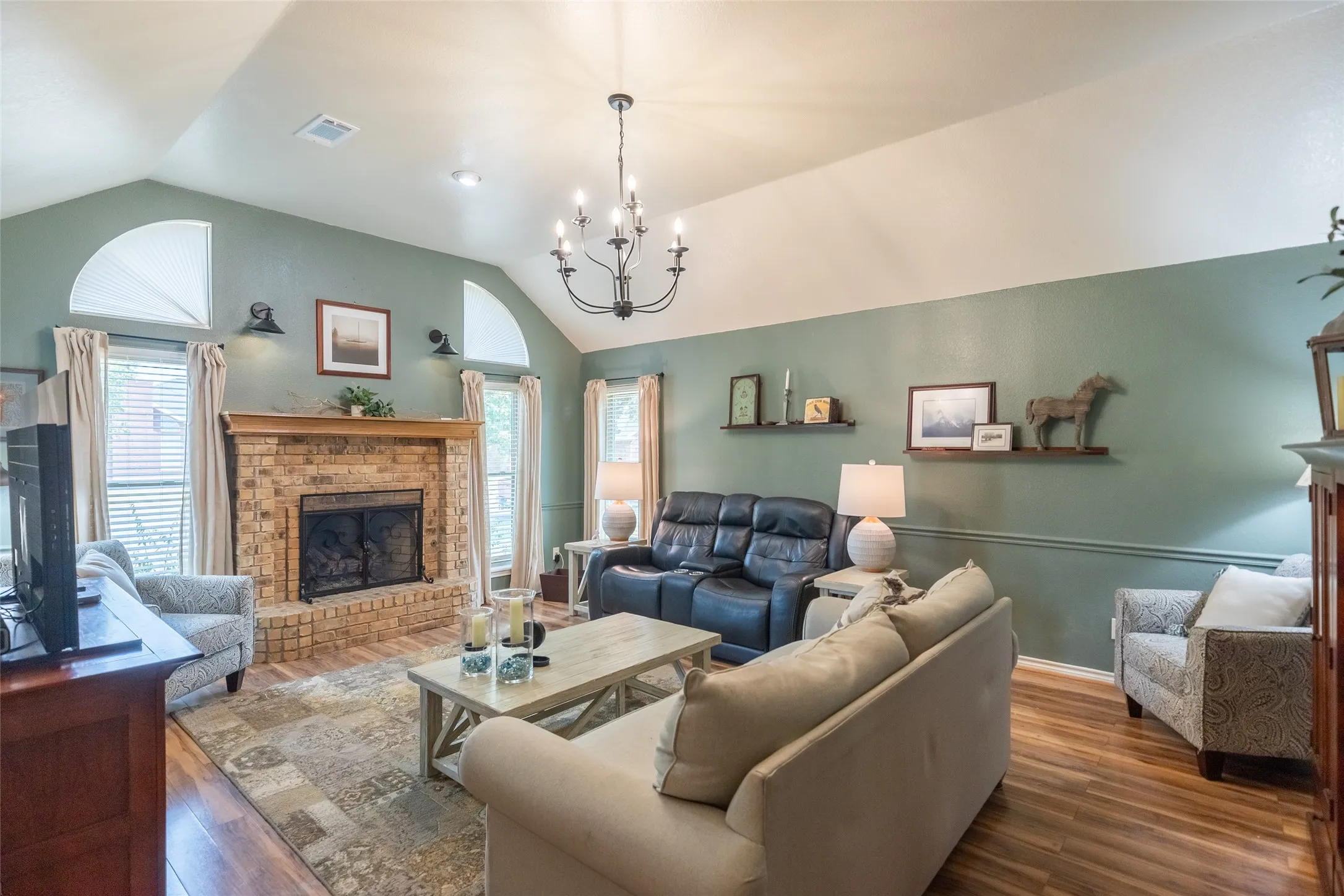 Single Family Residence For Sale in Taylor County , 2409 Township Court, Abilene, Texas 79601, 3 Bedroom, 2 Bathroom, 2 Garage spaces, 1,650 Sqft, built in 2002, mls#21369836, Real Estate Agent in Abilene, Homes For Sale in Taylor county, Homes For Sale in Abilene, Realtor in Abilene Texas, Real Estate Brokerage Independent Realty Texas, Luminita Cordes Realtor