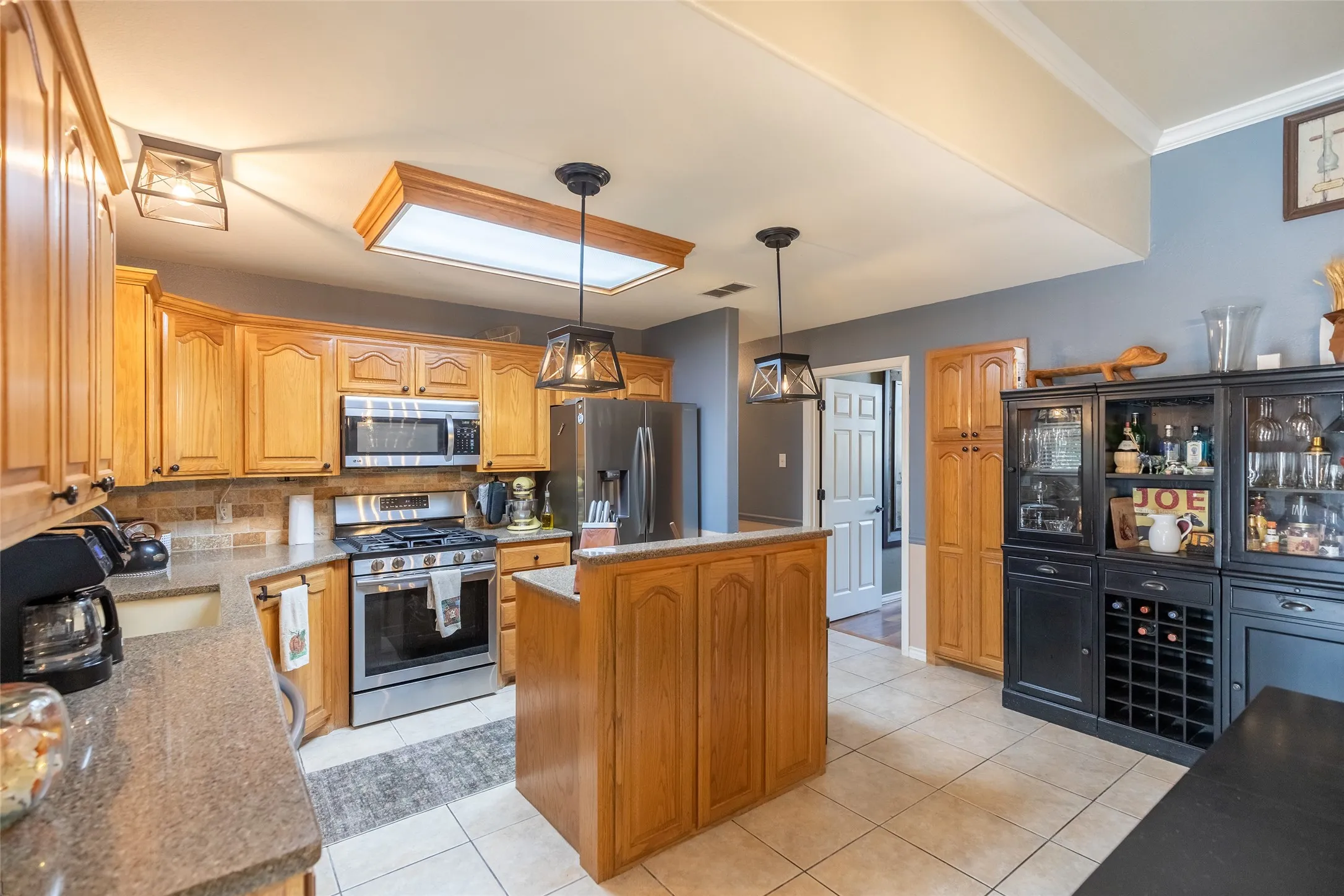 Single Family Residence For Sale in Taylor County , 2409 Township Court, Abilene, Texas 79601, 3 Bedroom, 2 Bathroom, 2 Garage spaces, 1,650 Sqft, built in 2002, mls#21369836, Real Estate Agent in Abilene, Homes For Sale in Taylor county, Homes For Sale in Abilene, Realtor in Abilene Texas, Real Estate Brokerage Independent Realty Texas, Luminita Cordes Realtor