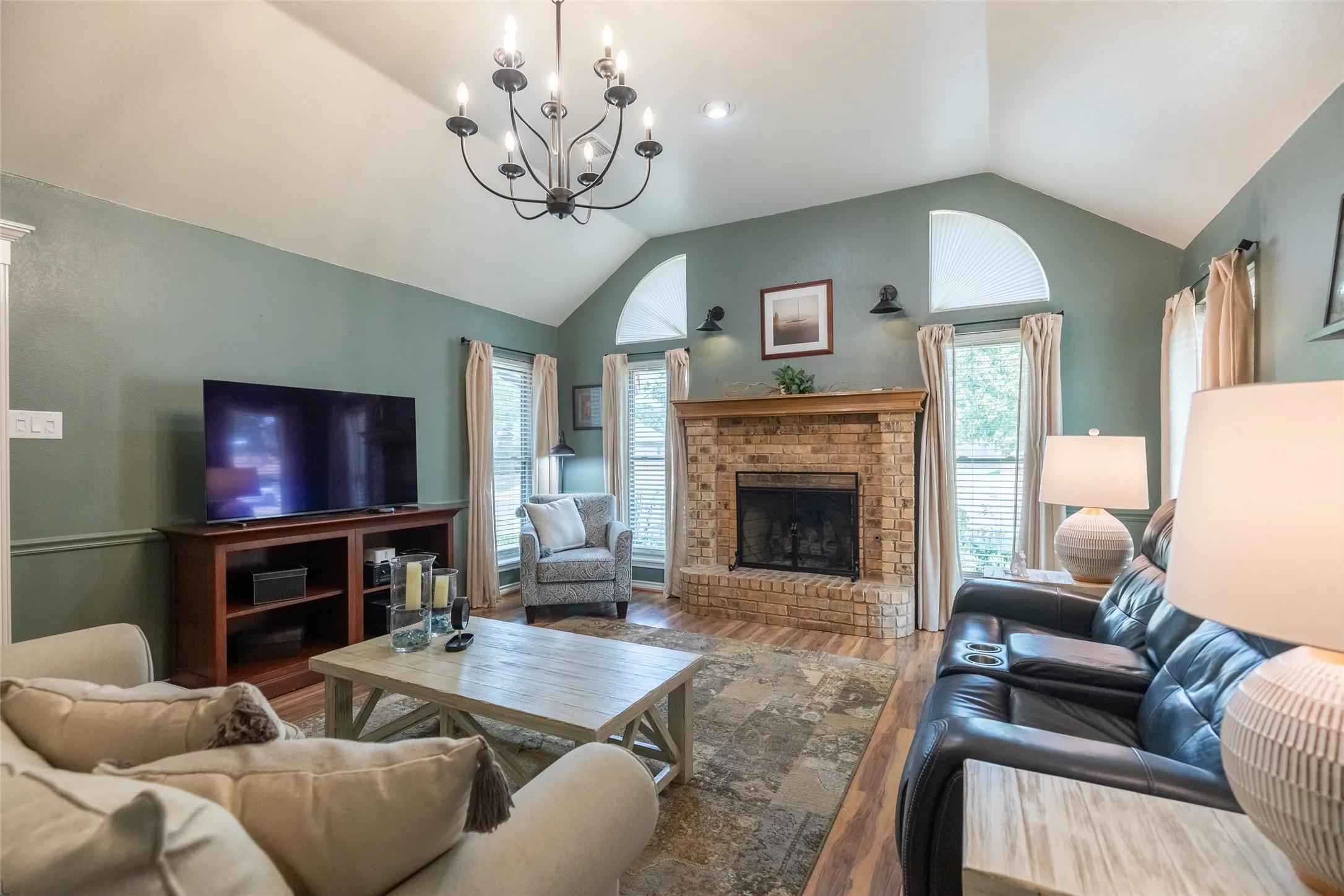 Single Family Residence For Sale in Taylor County , 2409 Township Court, Abilene, Texas 79601, 3 Bedroom, 2 Bathroom, 2 Garage spaces, 1,650 Sqft, built in 2002, mls#21369836, Real Estate Agent in Abilene, Homes For Sale in Taylor county, Homes For Sale in Abilene, Realtor in Abilene Texas, Real Estate Brokerage Independent Realty Texas, Luminita Cordes Realtor