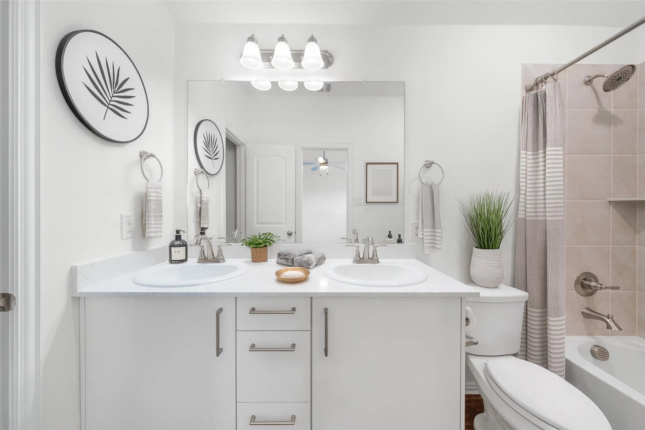 Single Family Residence For Rent in Kaufman County , 109 Brookline Drive, Terrell, Texas 75160, 4 Bedroom, 2 Bathroom, 2 Garage spaces, 1,629 Sqft, built in 2024, mls#21370471, Real Estate Agent in Terrell, Homes For Rent in Kaufman county, Homes For Rent in Terrell, Realtor in Terrell Texas, Real Estate Brokerage Independent Realty Texas, Luminita Cordes Realtor