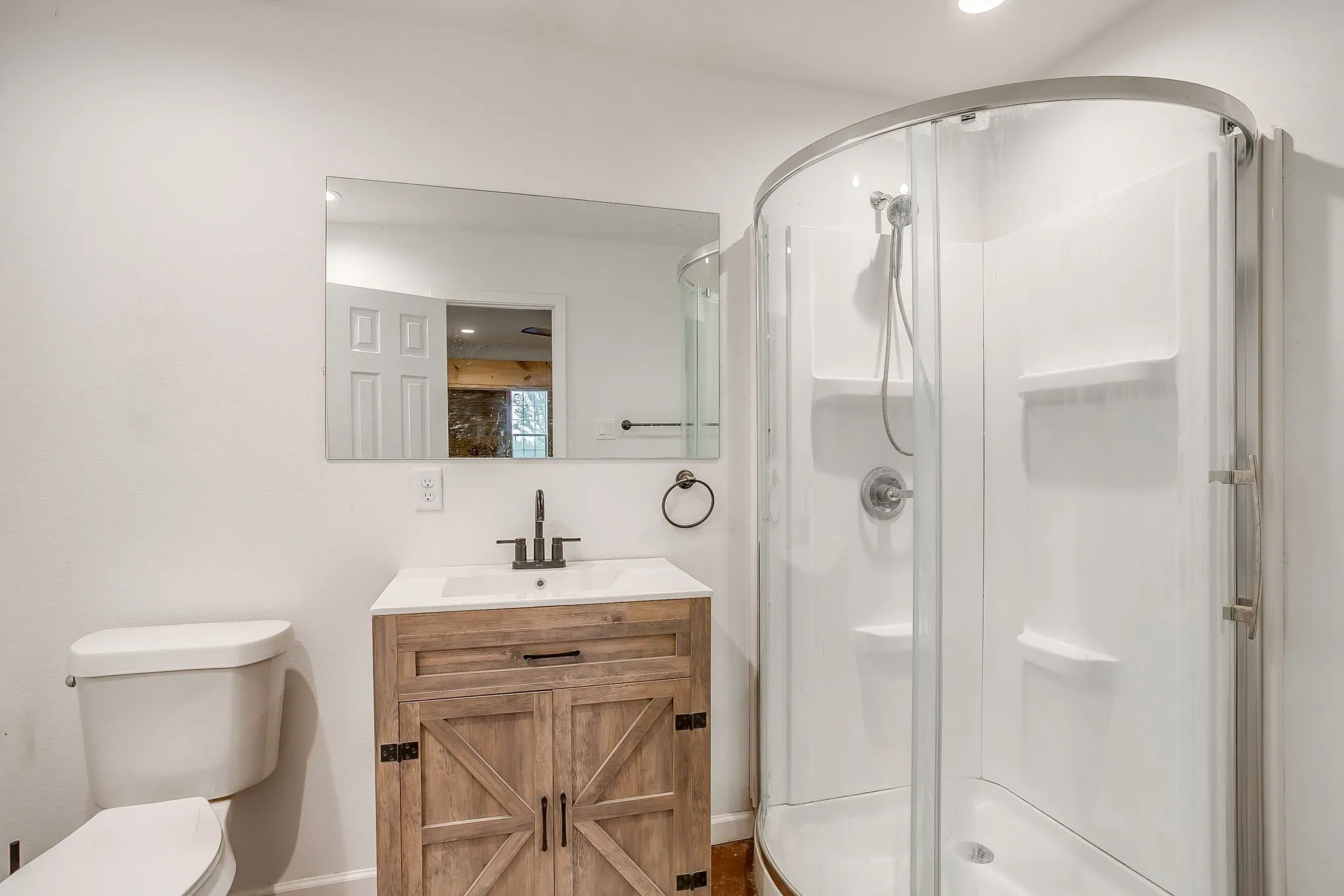 Single Family Residence For Sale in Parker County , 1011 Carsyn Creek Road, Weatherford, Texas 76087, 2 Bedroom, 3 Bathroom, 4 Garage spaces, 2,646 Sqft, built in 2023, mls#21370100, Real Estate Agent in Weatherford, Homes For Sale in Parker county, Homes For Sale in Weatherford, Realtor in Weatherford Texas, Real Estate Brokerage Independent Realty Texas, Luminita Cordes Realtor