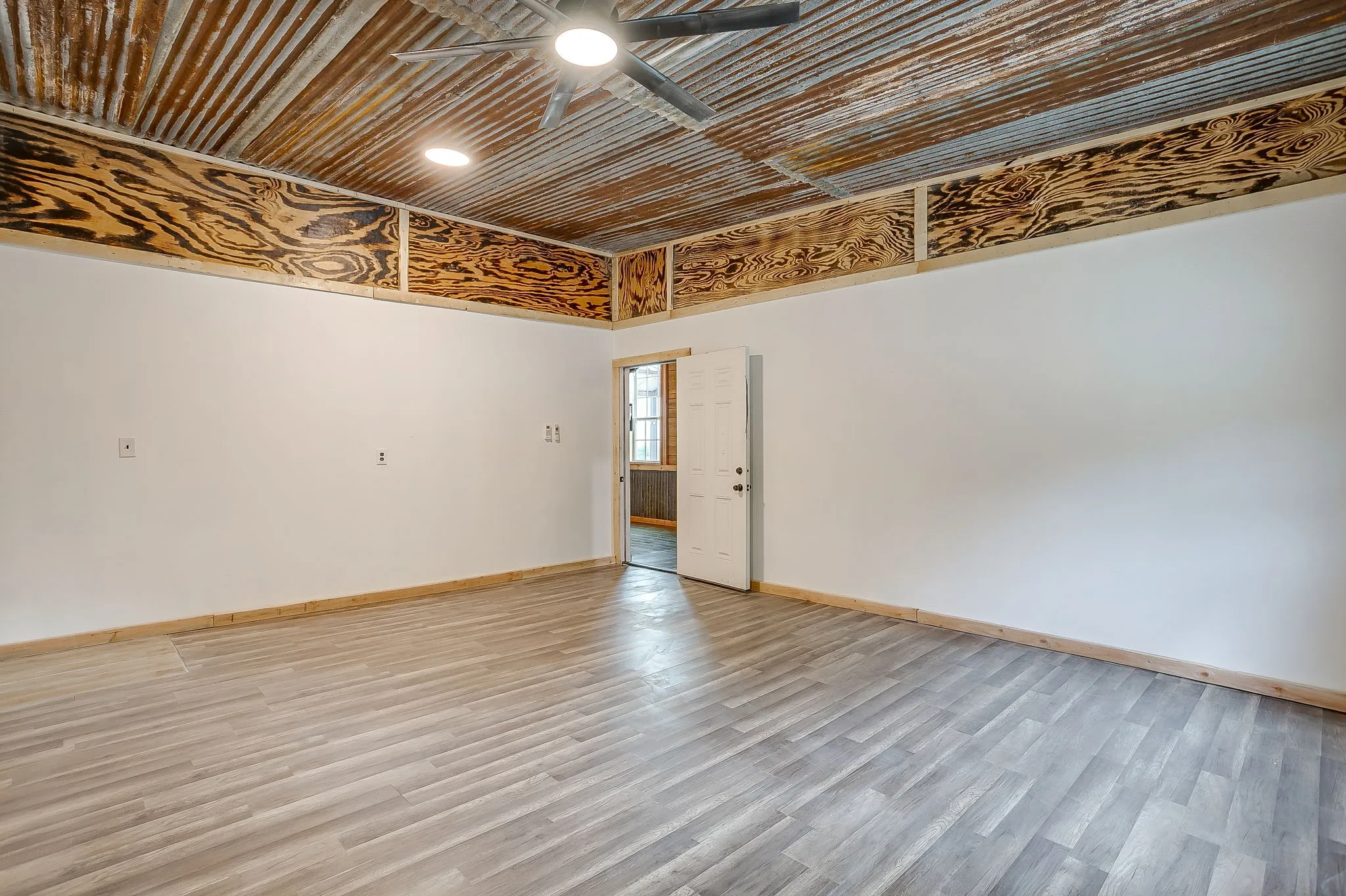 Single Family Residence For Sale in Parker County , 1011 Carsyn Creek Road, Weatherford, Texas 76087, 2 Bedroom, 3 Bathroom, 4 Garage spaces, 2,646 Sqft, built in 2023, mls#21370100, Real Estate Agent in Weatherford, Homes For Sale in Parker county, Homes For Sale in Weatherford, Realtor in Weatherford Texas, Real Estate Brokerage Independent Realty Texas, Luminita Cordes Realtor