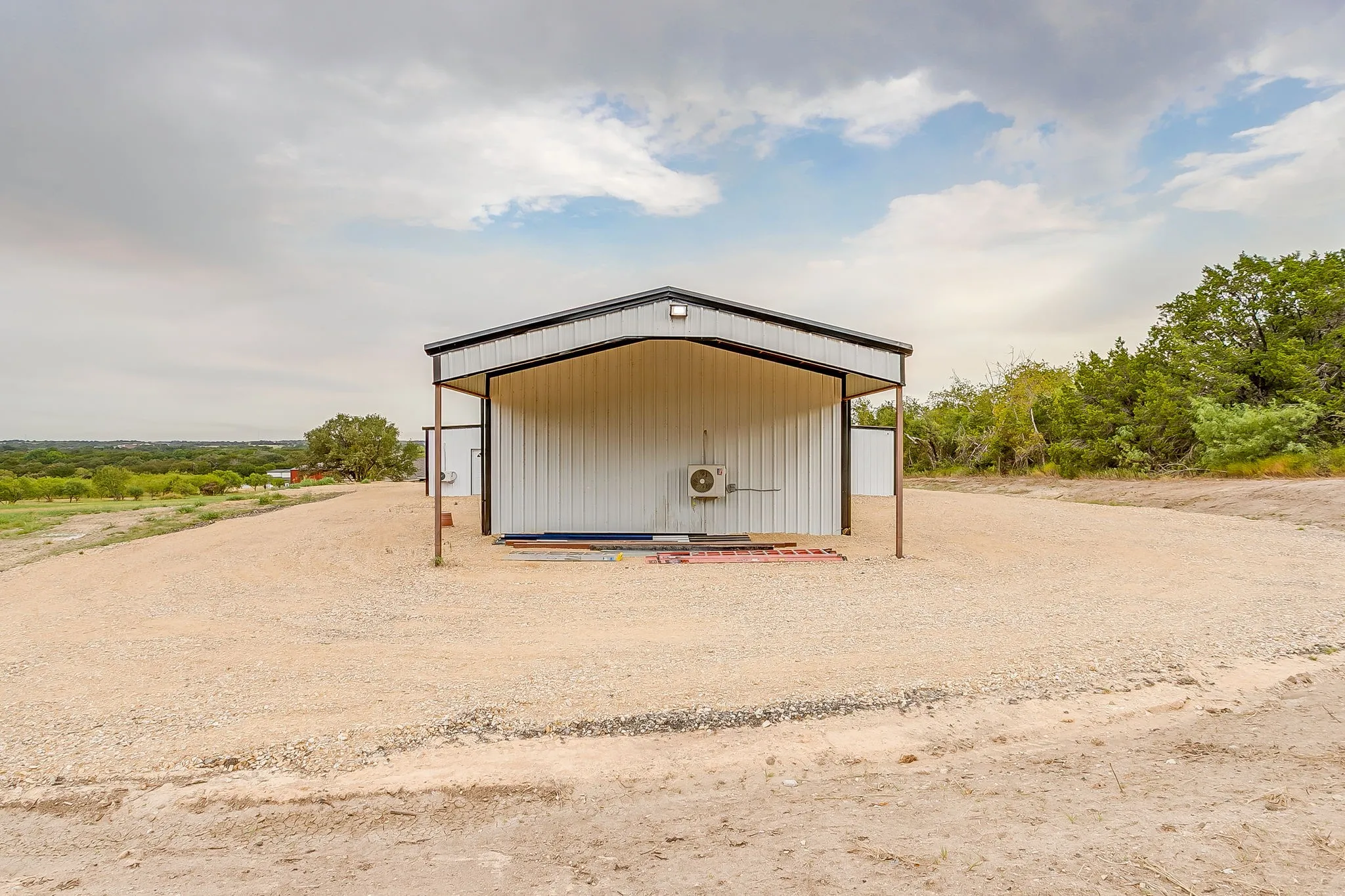 Single Family Residence For Sale in Parker County , 1011 Carsyn Creek Road, Weatherford, Texas 76087, 2 Bedroom, 3 Bathroom, 4 Garage spaces, 2,646 Sqft, built in 2023, mls#21370100, Real Estate Agent in Weatherford, Homes For Sale in Parker county, Homes For Sale in Weatherford, Realtor in Weatherford Texas, Real Estate Brokerage Independent Realty Texas, Luminita Cordes Realtor