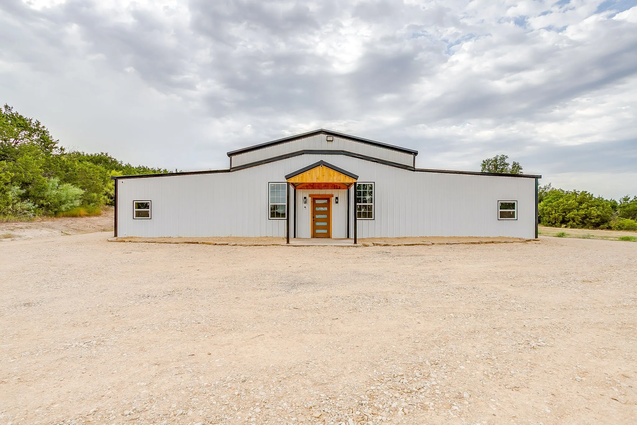 Single Family Residence For Sale in Parker County , 1011 Carsyn Creek Road, Weatherford, Texas 76087, 2 Bedroom, 3 Bathroom, 4 Garage spaces, 2,646 Sqft, built in 2023, mls#21370100, Real Estate Agent in Weatherford, Homes For Sale in Parker county, Homes For Sale in Weatherford, Realtor in Weatherford Texas, Real Estate Brokerage Independent Realty Texas, Luminita Cordes Realtor