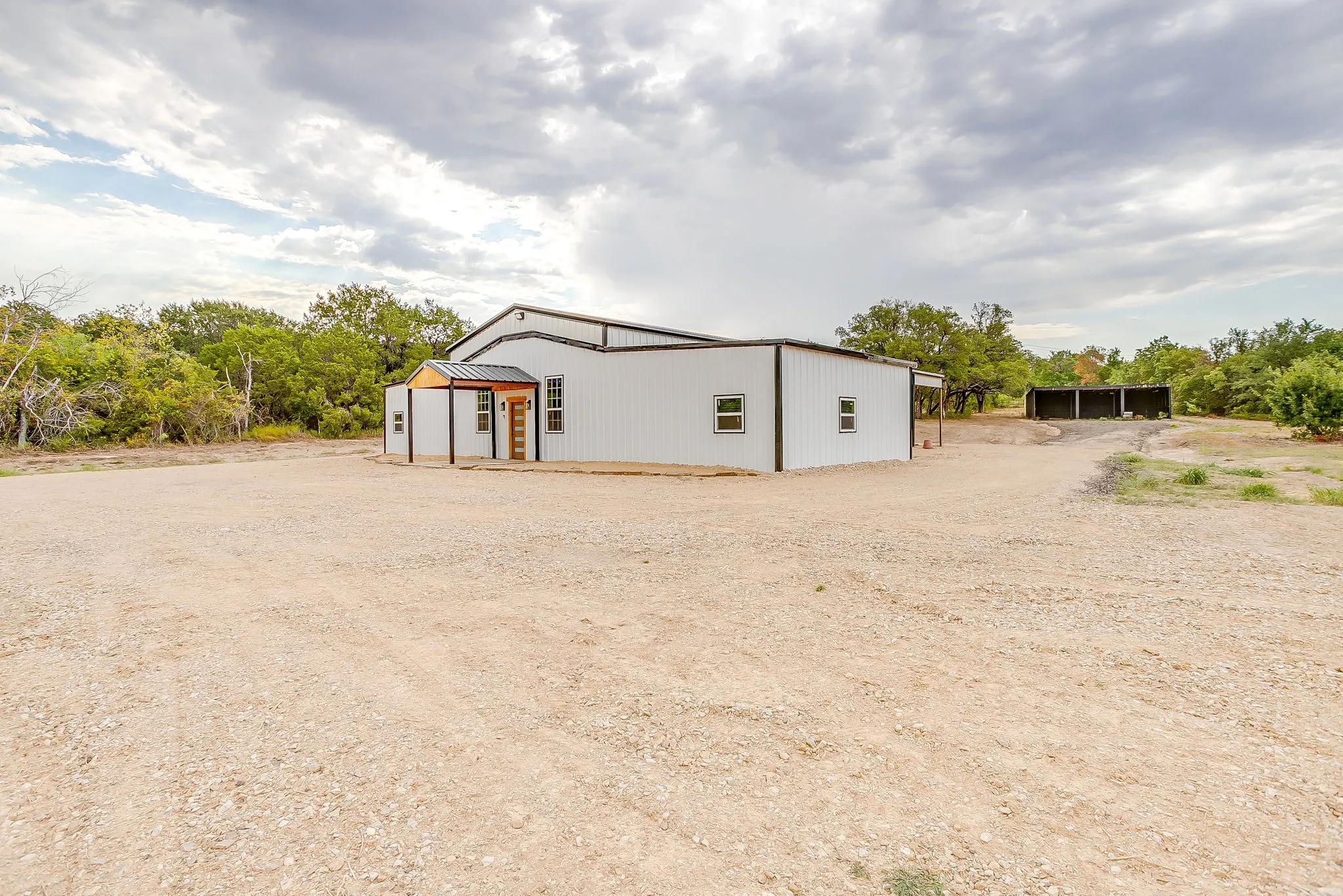Single Family Residence For Sale in Parker County , 1011 Carsyn Creek Road, Weatherford, Texas 76087, 2 Bedroom, 3 Bathroom, 4 Garage spaces, 2,646 Sqft, built in 2023, mls#21370100, Real Estate Agent in Weatherford, Homes For Sale in Parker county, Homes For Sale in Weatherford, Realtor in Weatherford Texas, Real Estate Brokerage Independent Realty Texas, Luminita Cordes Realtor