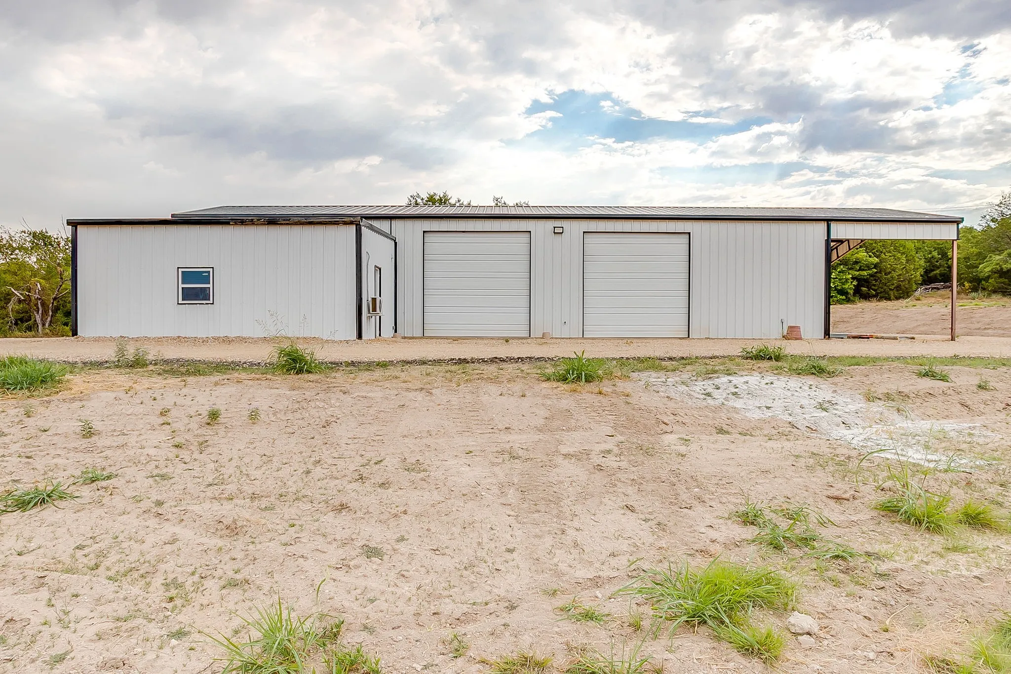 Single Family Residence For Sale in Parker County , 1011 Carsyn Creek Road, Weatherford, Texas 76087, 2 Bedroom, 3 Bathroom, 4 Garage spaces, 2,646 Sqft, built in 2023, mls#21370100, Real Estate Agent in Weatherford, Homes For Sale in Parker county, Homes For Sale in Weatherford, Realtor in Weatherford Texas, Real Estate Brokerage Independent Realty Texas, Luminita Cordes Realtor