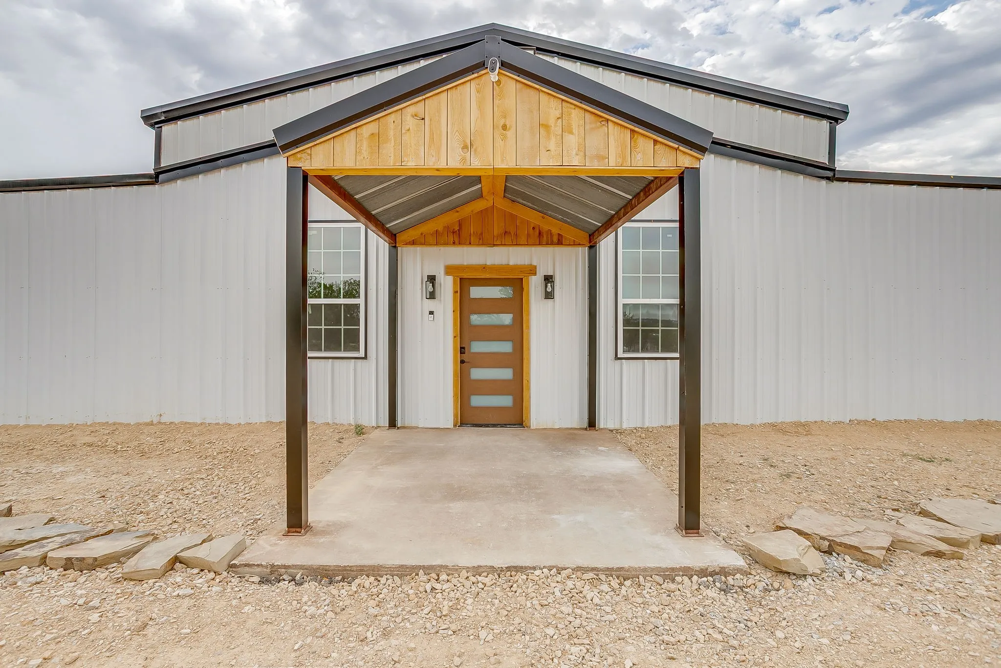 Single Family Residence For Sale in Parker County , 1011 Carsyn Creek Road, Weatherford, Texas 76087, 2 Bedroom, 3 Bathroom, 4 Garage spaces, 2,646 Sqft, built in 2023, mls#21370100, Real Estate Agent in Weatherford, Homes For Sale in Parker county, Homes For Sale in Weatherford, Realtor in Weatherford Texas, Real Estate Brokerage Independent Realty Texas, Luminita Cordes Realtor