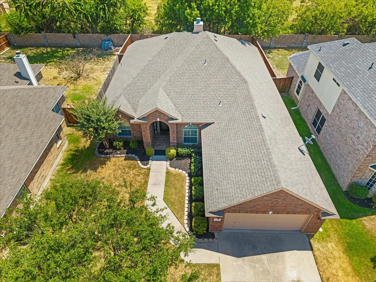 Single Family Residence For Sale in Tarrant County , 5907 Lantern Lane, Grand Prairie, Texas 75052, 3 Bedroom, 2 Bathroom, 2 Garage spaces, 2,497 Sqft, built in 2004, mls#21367610, Real Estate Agent in Grand Prairie, Homes For Sale in Tarrant county, Homes For Sale in Grand Prairie, Realtor in Grand Prairie Texas, Real Estate Brokerage Independent Realty Texas, Luminita Cordes Realtor