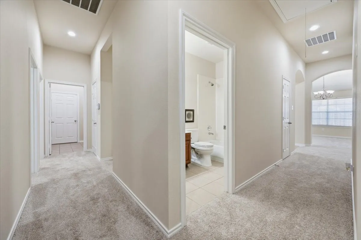 Single Family Residence For Sale in Tarrant County , 5907 Lantern Lane, Grand Prairie, Texas 75052, 3 Bedroom, 2 Bathroom, 2 Garage spaces, 2,497 Sqft, built in 2004, mls#21367610, Real Estate Agent in Grand Prairie, Homes For Sale in Tarrant county, Homes For Sale in Grand Prairie, Realtor in Grand Prairie Texas, Real Estate Brokerage Independent Realty Texas, Luminita Cordes Realtor