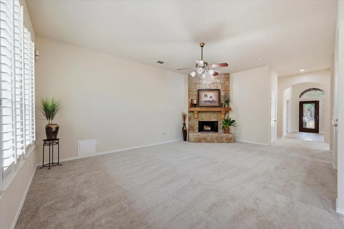 Single Family Residence For Sale in Tarrant County , 5907 Lantern Lane, Grand Prairie, Texas 75052, 3 Bedroom, 2 Bathroom, 2 Garage spaces, 2,497 Sqft, built in 2004, mls#21367610, Real Estate Agent in Grand Prairie, Homes For Sale in Tarrant county, Homes For Sale in Grand Prairie, Realtor in Grand Prairie Texas, Real Estate Brokerage Independent Realty Texas, Luminita Cordes Realtor