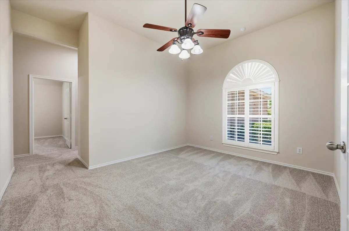 Office, flex rm or 4th bdrm. Has closet.