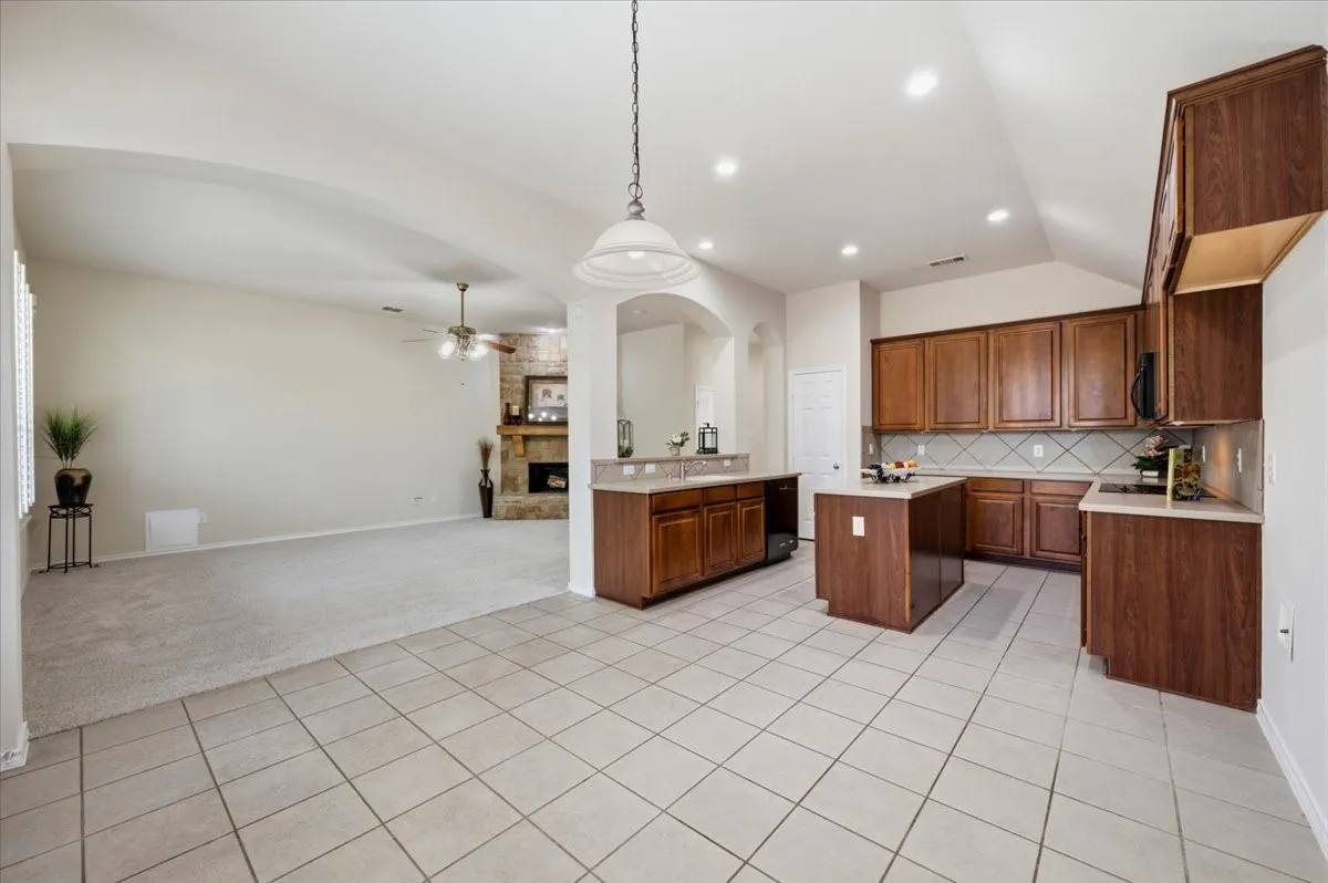 Single Family Residence For Sale in Tarrant County , 5907 Lantern Lane, Grand Prairie, Texas 75052, 3 Bedroom, 2 Bathroom, 2 Garage spaces, 2,497 Sqft, built in 2004, mls#21367610, Real Estate Agent in Grand Prairie, Homes For Sale in Tarrant county, Homes For Sale in Grand Prairie, Realtor in Grand Prairie Texas, Real Estate Brokerage Independent Realty Texas, Luminita Cordes Realtor