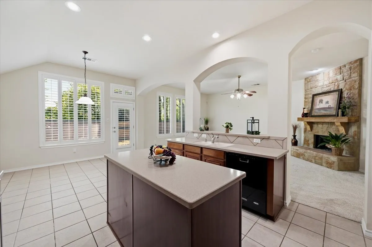 Looking into Family rm & breakfast rm from kitchen