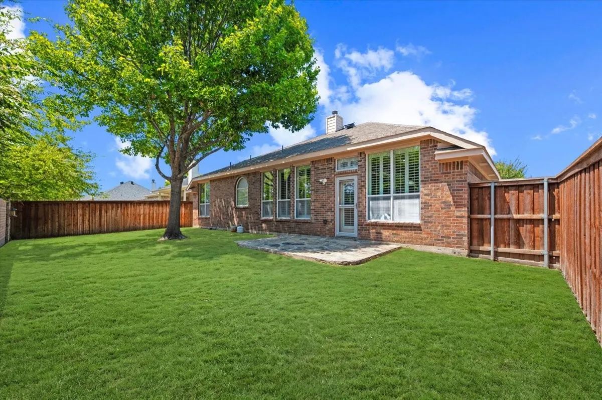 Single Family Residence For Sale in Tarrant County , 5907 Lantern Lane, Grand Prairie, Texas 75052, 3 Bedroom, 2 Bathroom, 2 Garage spaces, 2,497 Sqft, built in 2004, mls#21367610, Real Estate Agent in Grand Prairie, Homes For Sale in Tarrant county, Homes For Sale in Grand Prairie, Realtor in Grand Prairie Texas, Real Estate Brokerage Independent Realty Texas, Luminita Cordes Realtor