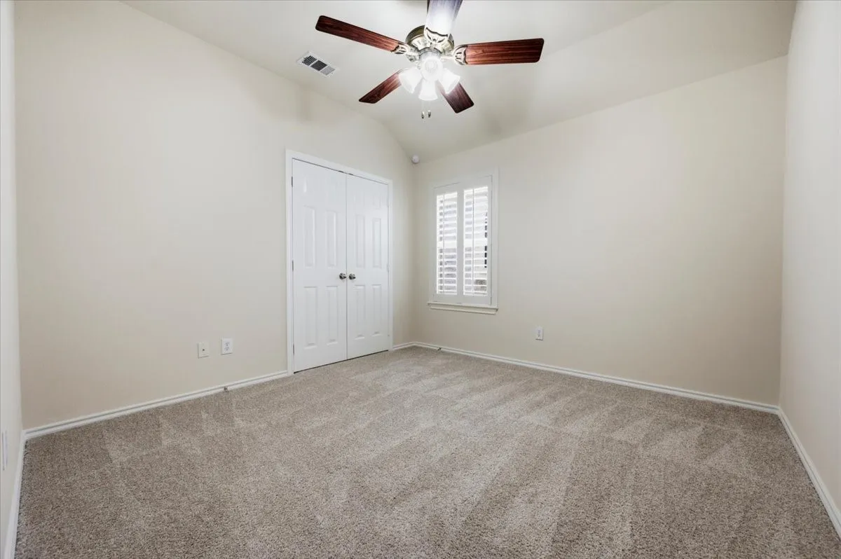 Single Family Residence For Sale in Tarrant County , 5907 Lantern Lane, Grand Prairie, Texas 75052, 3 Bedroom, 2 Bathroom, 2 Garage spaces, 2,497 Sqft, built in 2004, mls#21367610, Real Estate Agent in Grand Prairie, Homes For Sale in Tarrant county, Homes For Sale in Grand Prairie, Realtor in Grand Prairie Texas, Real Estate Brokerage Independent Realty Texas, Luminita Cordes Realtor