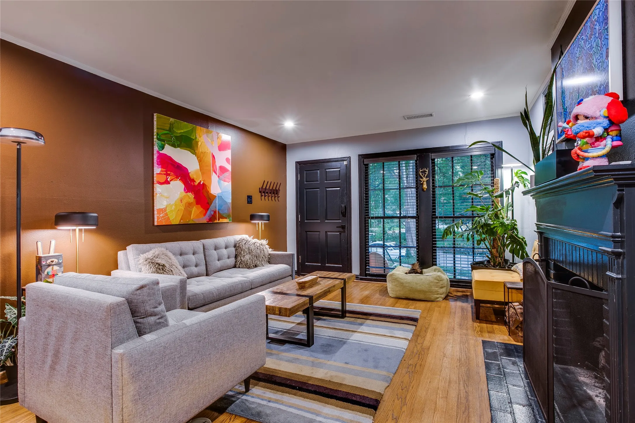 Single Family Residence For Sale in Dallas County , 2831 Duval Drive, Dallas, Texas 75211, 3 Bedroom, 1 Bathroom, 1 Garage spaces, 1,430 Sqft, built in 1941, mls#21370016, Real Estate Agent in Dallas, Homes For Sale in Dallas county, Homes For Sale in Dallas, Realtor in Dallas Texas, Real Estate Brokerage Independent Realty Texas, Luminita Cordes Realtor