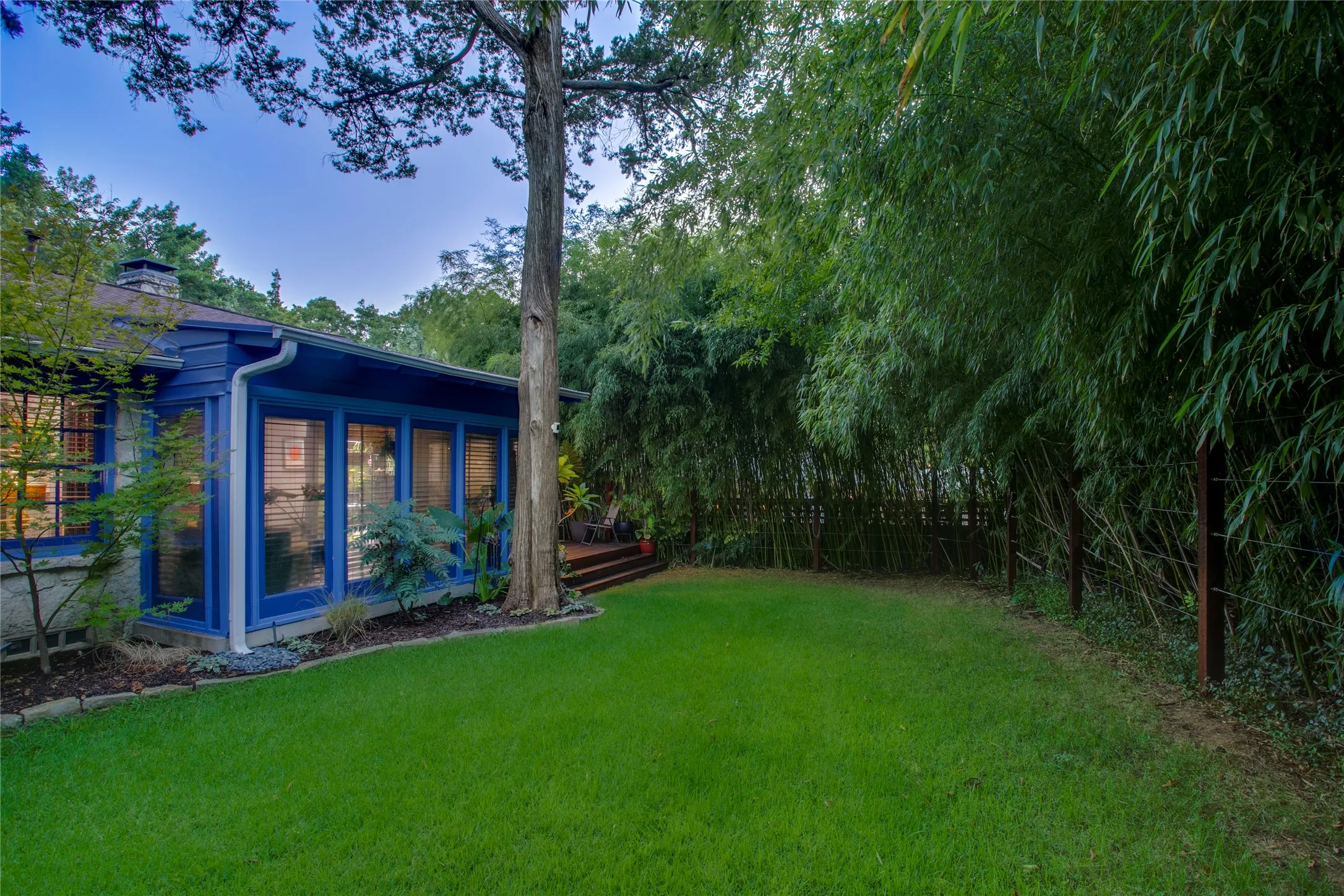 Single Family Residence For Sale in Dallas County , 2831 Duval Drive, Dallas, Texas 75211, 3 Bedroom, 1 Bathroom, 1 Garage spaces, 1,430 Sqft, built in 1941, mls#21370016, Real Estate Agent in Dallas, Homes For Sale in Dallas county, Homes For Sale in Dallas, Realtor in Dallas Texas, Real Estate Brokerage Independent Realty Texas, Luminita Cordes Realtor