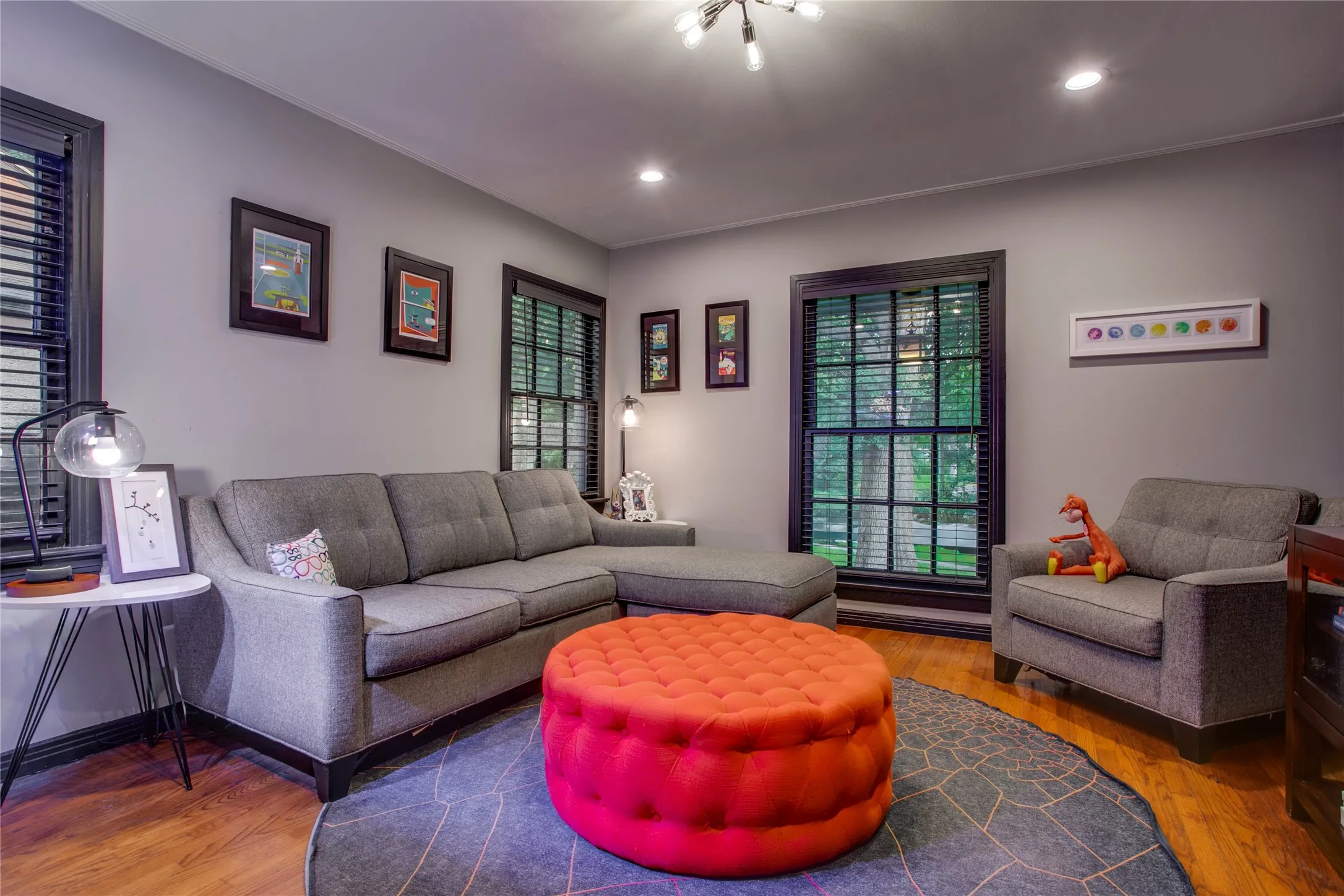 Single Family Residence For Sale in Dallas County , 2831 Duval Drive, Dallas, Texas 75211, 3 Bedroom, 1 Bathroom, 1 Garage spaces, 1,430 Sqft, built in 1941, mls#21370016, Real Estate Agent in Dallas, Homes For Sale in Dallas county, Homes For Sale in Dallas, Realtor in Dallas Texas, Real Estate Brokerage Independent Realty Texas, Luminita Cordes Realtor