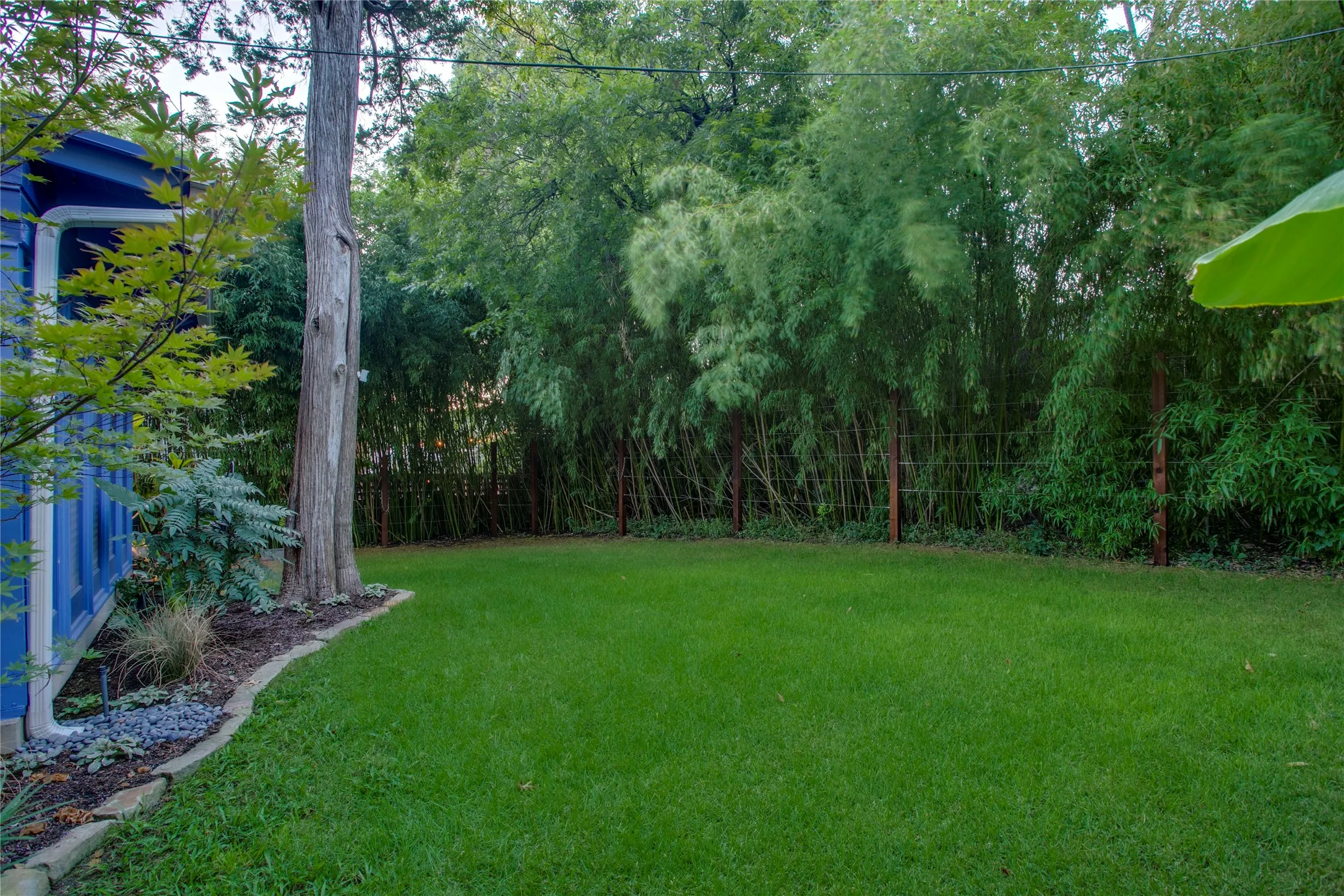 Single Family Residence For Sale in Dallas County , 2831 Duval Drive, Dallas, Texas 75211, 3 Bedroom, 1 Bathroom, 1 Garage spaces, 1,430 Sqft, built in 1941, mls#21370016, Real Estate Agent in Dallas, Homes For Sale in Dallas county, Homes For Sale in Dallas, Realtor in Dallas Texas, Real Estate Brokerage Independent Realty Texas, Luminita Cordes Realtor
