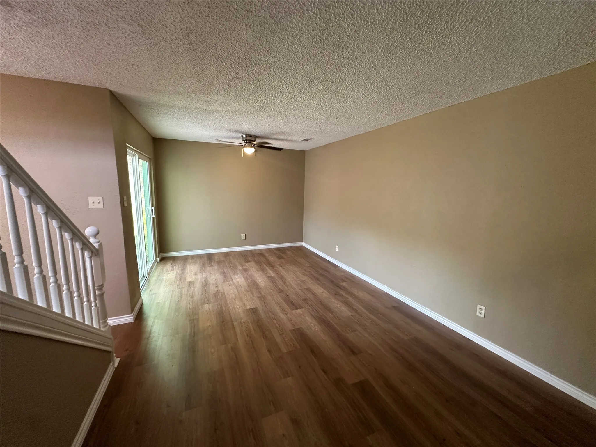 Townhouse For Rent in Collin County , 900 N Tennessee Street 1, Mc Kinney, Texas 75069, 3 Bedroom, 2 Bathroom, 1 Garage spaces, 1,134 Sqft, built in 1960, mls#21368473, Real Estate Agent in Mc Kinney, Homes For Rent in Collin county, Homes For Rent in Mc Kinney, Realtor in Mc Kinney Texas, Real Estate Brokerage Independent Realty Texas, Luminita Cordes Realtor