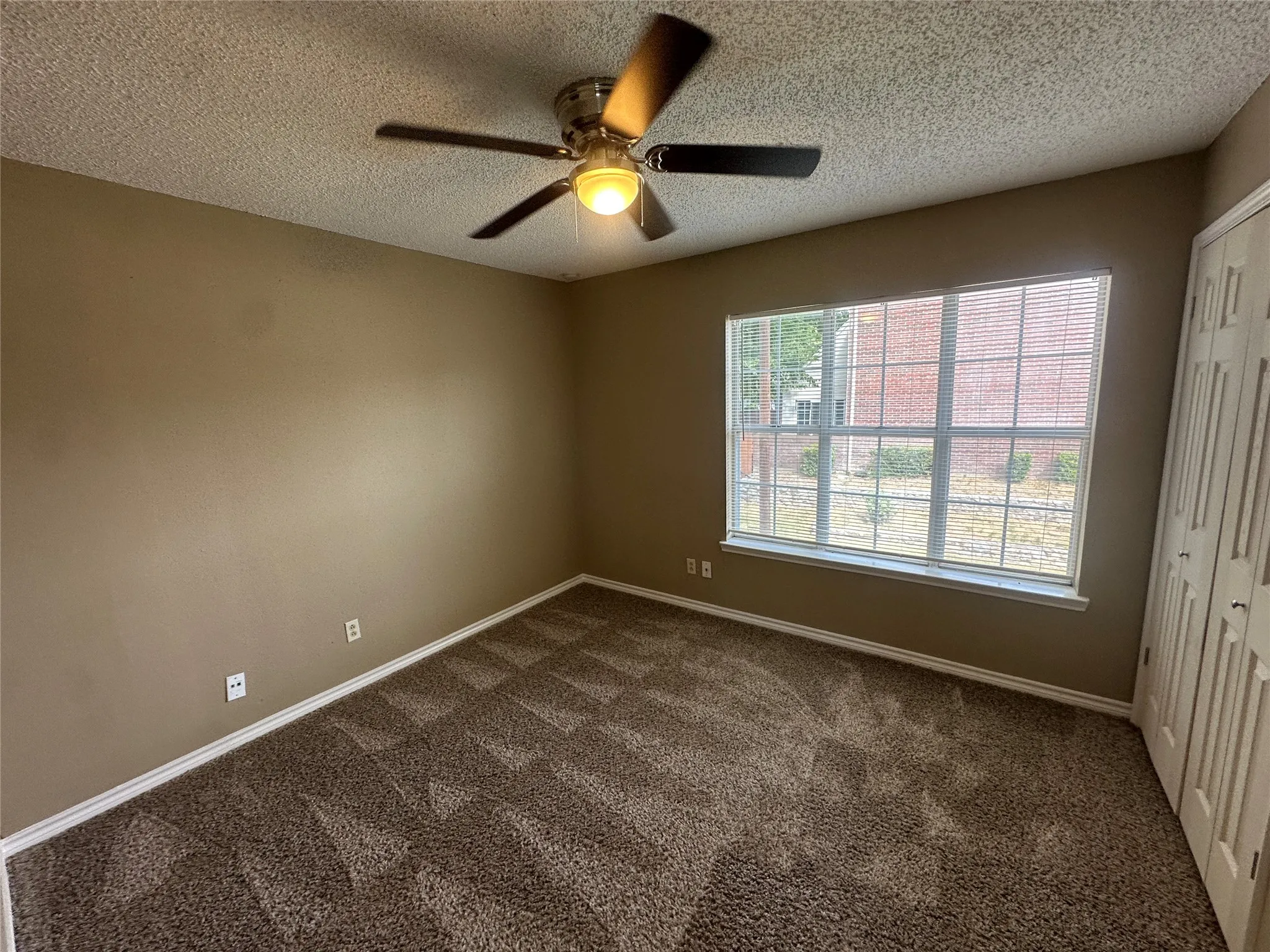 Townhouse For Rent in Collin County , 900 N Tennessee Street 1, Mc Kinney, Texas 75069, 3 Bedroom, 2 Bathroom, 1 Garage spaces, 1,134 Sqft, built in 1960, mls#21368473, Real Estate Agent in Mc Kinney, Homes For Rent in Collin county, Homes For Rent in Mc Kinney, Realtor in Mc Kinney Texas, Real Estate Brokerage Independent Realty Texas, Luminita Cordes Realtor
