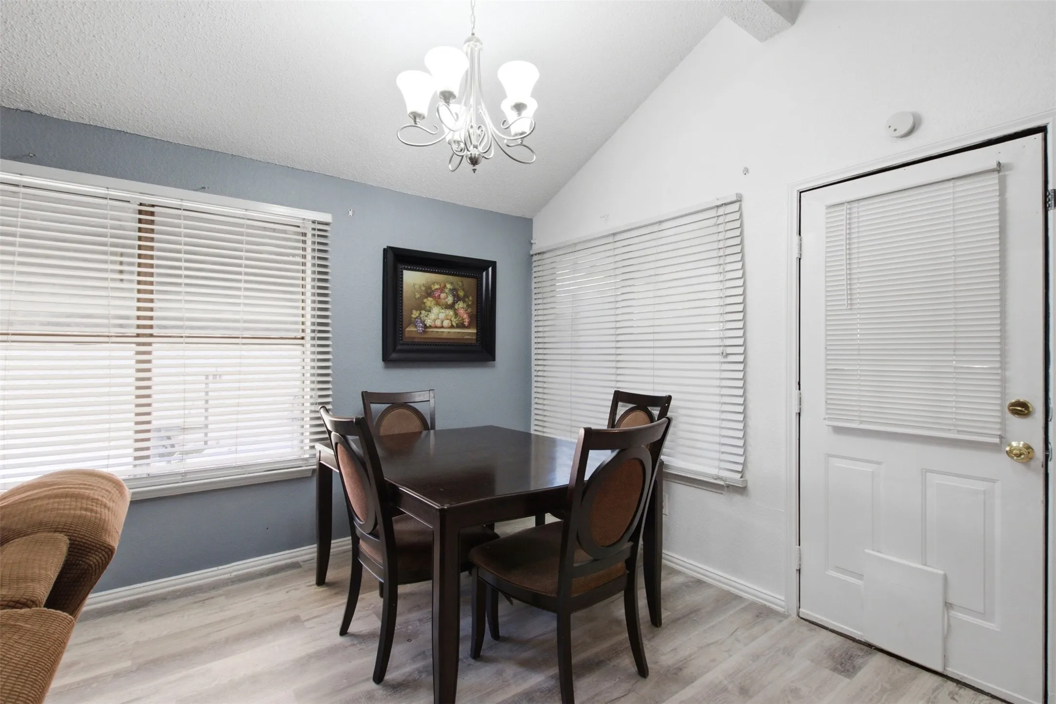 Single Family Residence For Sale in Tarrant County , 103 Caprock Drive, Arlington, Texas 76018, 3 Bedroom, 2 Bathroom, 2 Garage spaces, 1,136 Sqft, built in 1986, mls#21370533, Real Estate Agent in Arlington, Homes For Sale in Tarrant county, Homes For Sale in Arlington, Realtor in Arlington Texas, Real Estate Brokerage Independent Realty Texas, Luminita Cordes Realtor