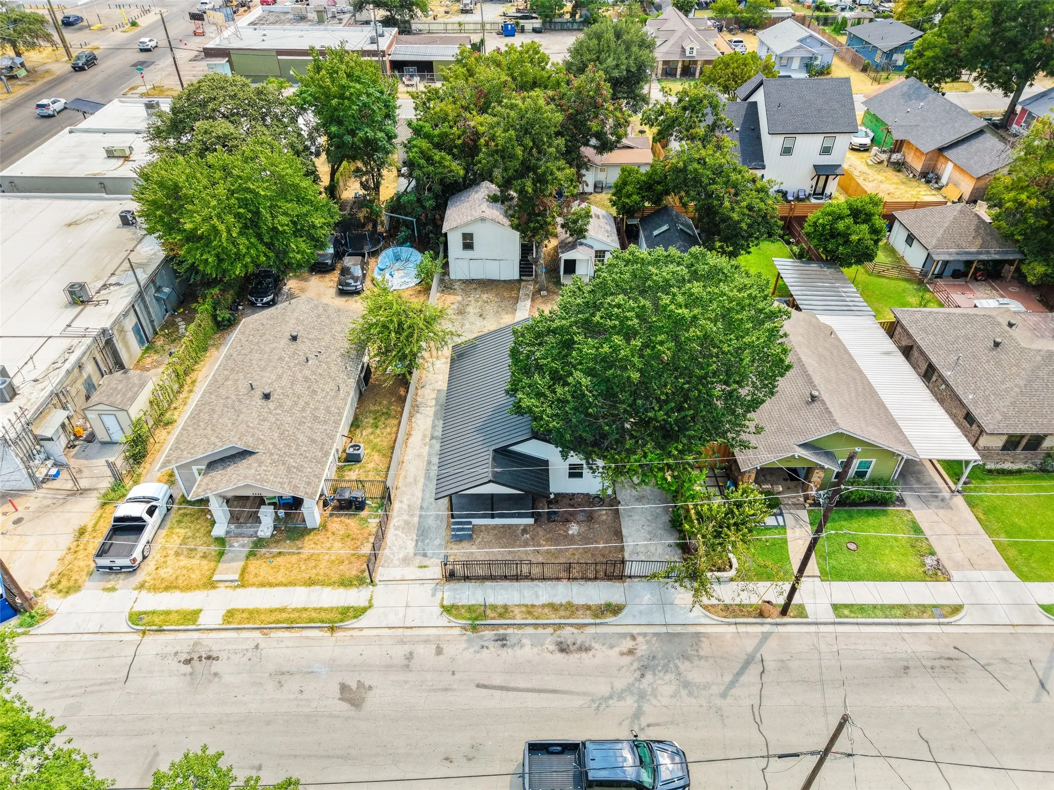Single Family Residence For Sale in Tarrant County , 2520 Dell Street, Fort Worth, Texas 76111, 2 Bedroom, 3 Bathroom, Garage spaces, 1,000 Sqft, built in 1920, mls#21370537, Real Estate Agent in Fort Worth, Homes For Sale in Tarrant county, Homes For Sale in Fort Worth, Realtor in Fort Worth Texas, Real Estate Brokerage Independent Realty Texas, Luminita Cordes Realtor
