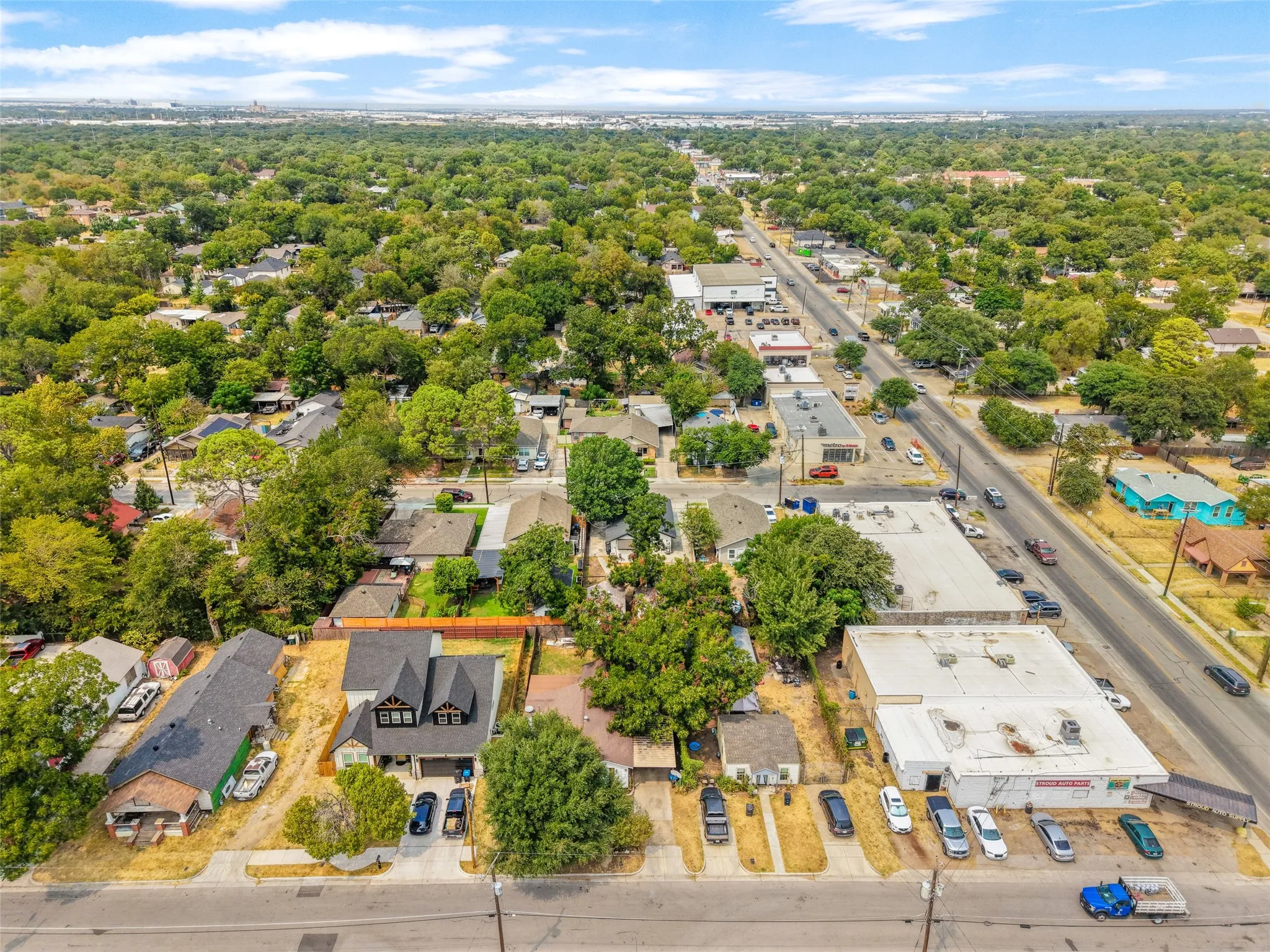 Single Family Residence For Sale in Tarrant County , 2520 Dell Street, Fort Worth, Texas 76111, 2 Bedroom, 3 Bathroom, Garage spaces, 1,000 Sqft, built in 1920, mls#21370537, Real Estate Agent in Fort Worth, Homes For Sale in Tarrant county, Homes For Sale in Fort Worth, Realtor in Fort Worth Texas, Real Estate Brokerage Independent Realty Texas, Luminita Cordes Realtor