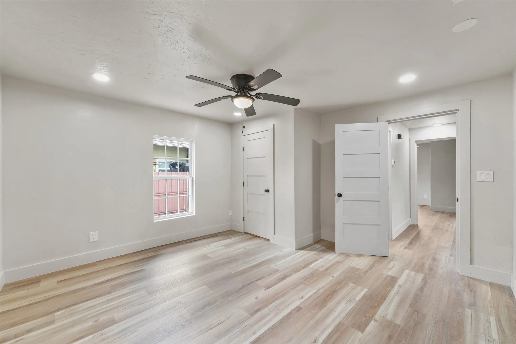 Single Family Residence For Sale in Tarrant County , 2520 Dell Street, Fort Worth, Texas 76111, 2 Bedroom, 3 Bathroom, Garage spaces, 1,000 Sqft, built in 1920, mls#21370537, Real Estate Agent in Fort Worth, Homes For Sale in Tarrant county, Homes For Sale in Fort Worth, Realtor in Fort Worth Texas, Real Estate Brokerage Independent Realty Texas, Luminita Cordes Realtor